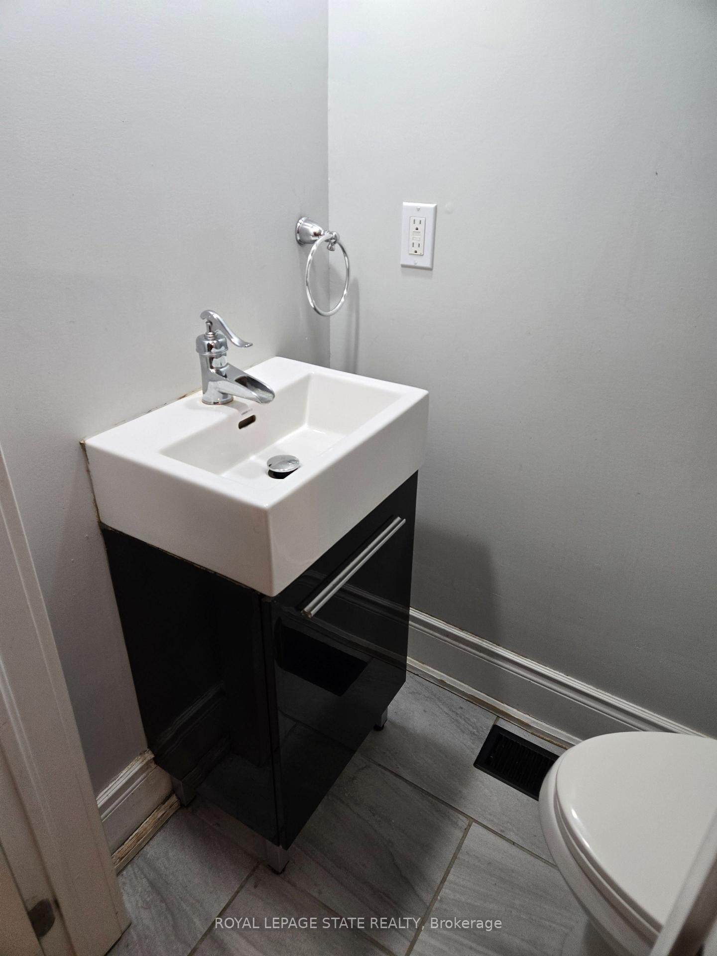 Photo 8 of 22 Burlington Street E, Hamilton, North End — HOMEH
