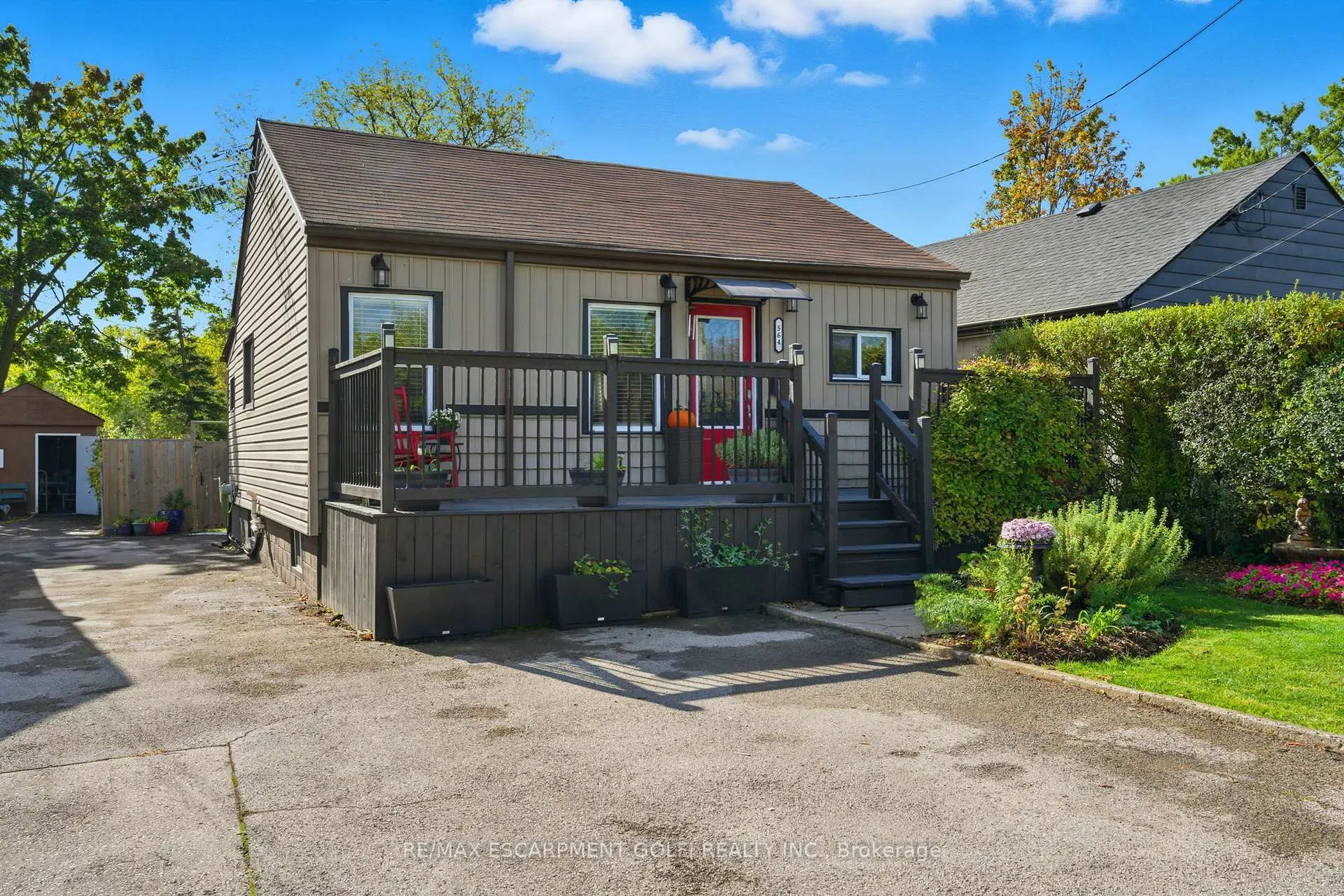 Photo 2 of 564 Walmer Road, Hamilton, McQuesten — HOMEH