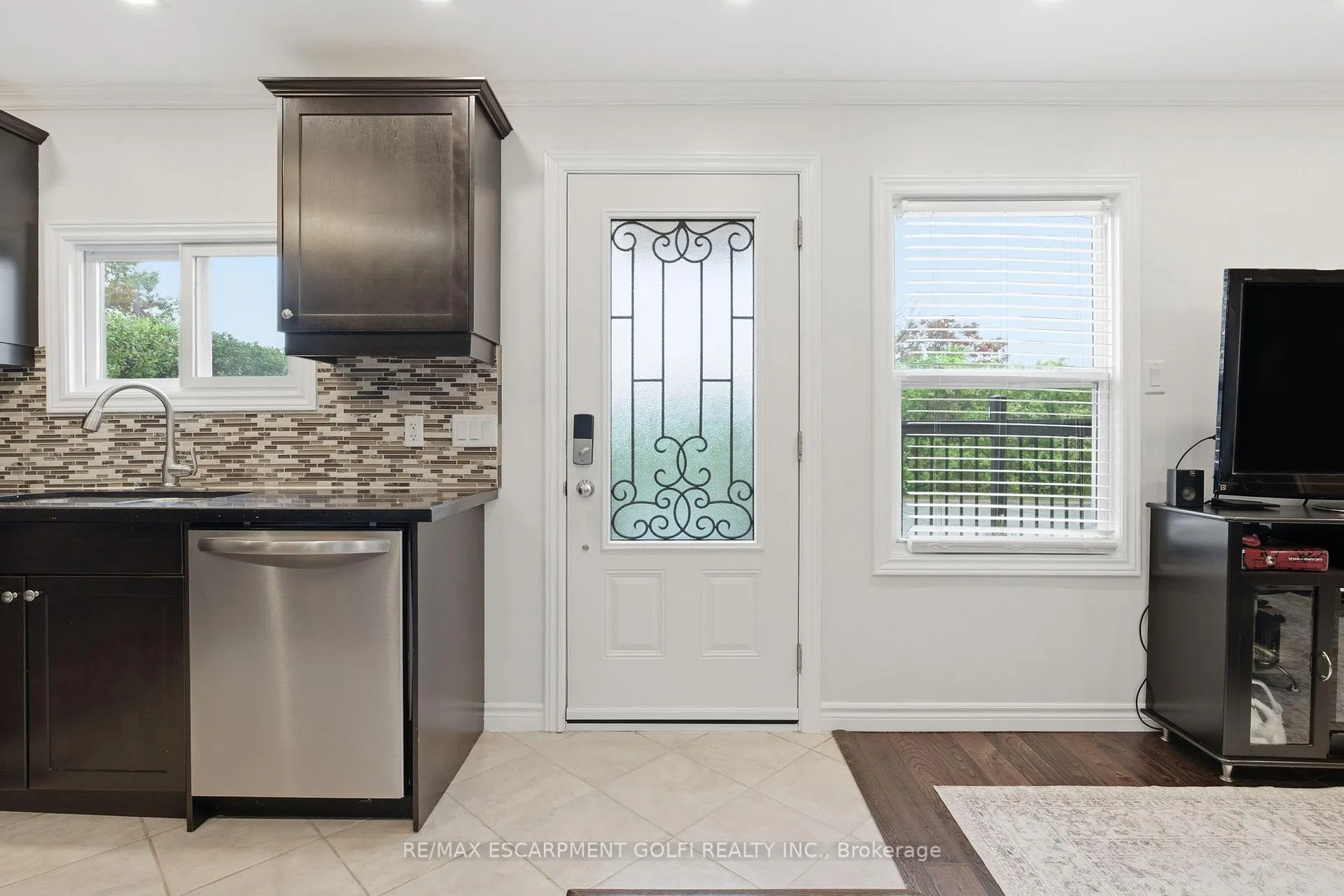 Photo 4 of 564 Walmer Road, Hamilton, McQuesten — HOMEH