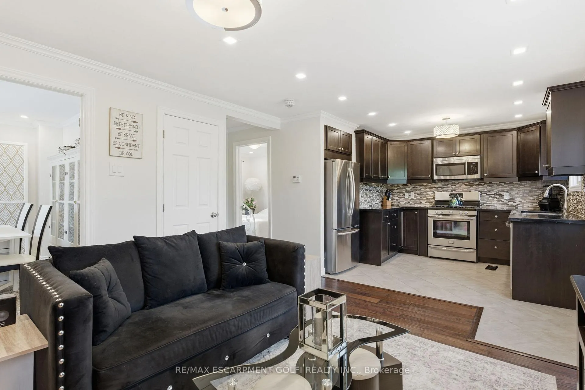 Photo 9 of 564 Walmer Road, Hamilton, McQuesten — HOMEH