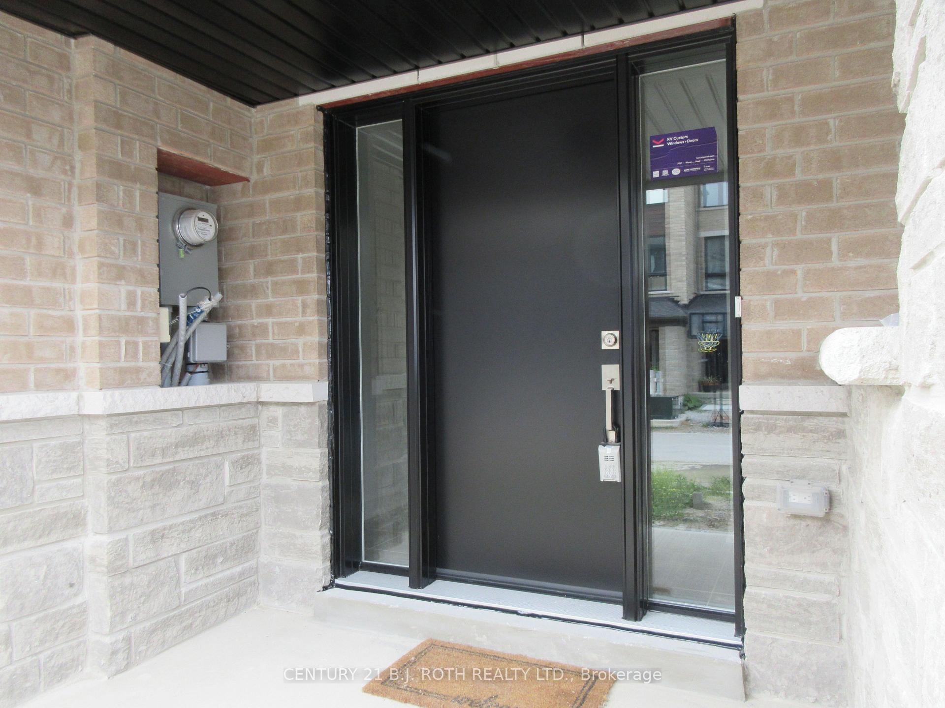 Photo 5 of 44 Red Maple Lane, Barrie, Innis-Shore — HOMEH