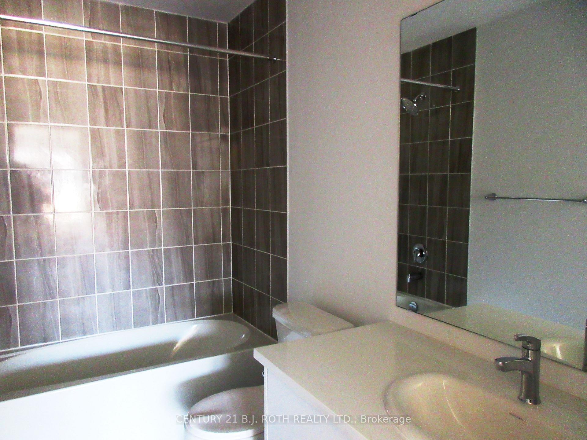 Photo 14 of 44 Red Maple Lane, Barrie, Innis-Shore — HOMEH