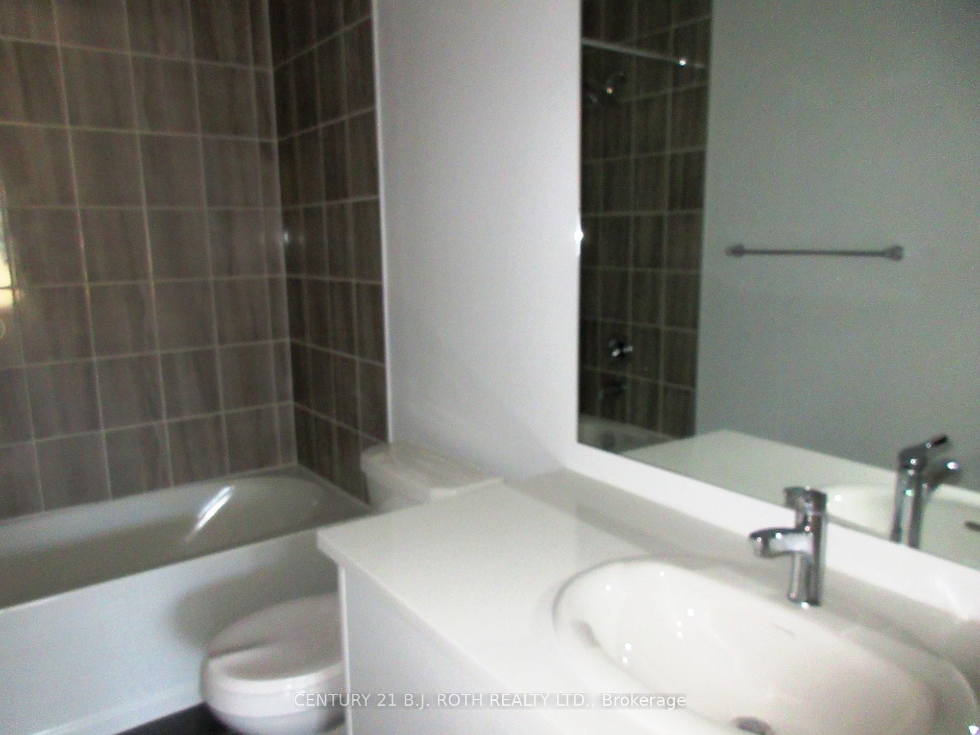 Photo 9 of 44 Red Maple Lane, Barrie, Innis-Shore — HOMEH
