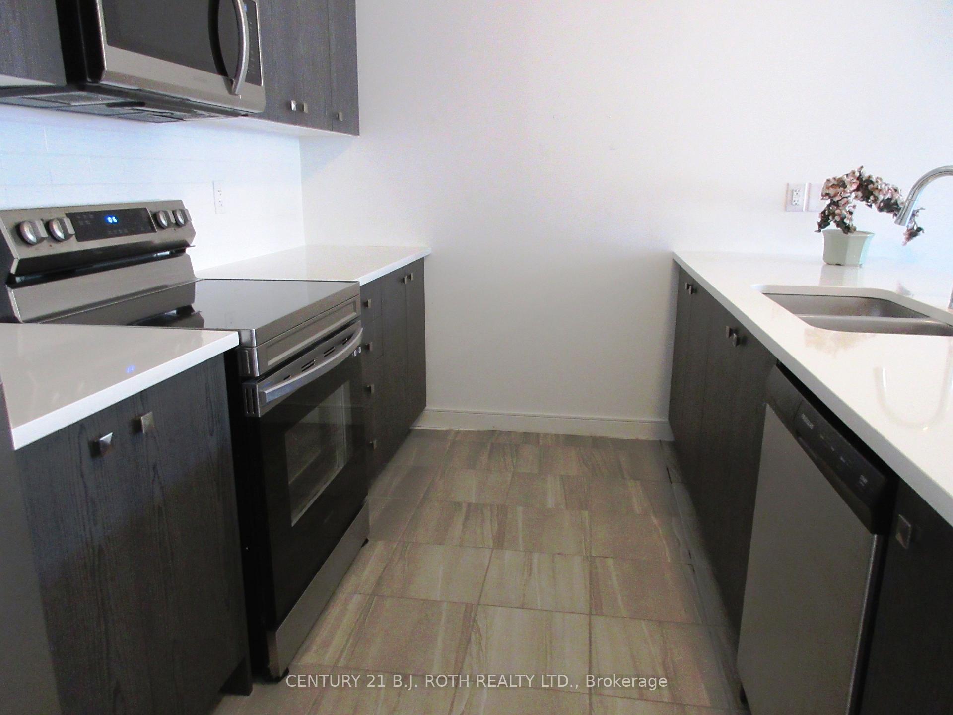Photo 10 of 44 Red Maple Lane, Barrie, Innis-Shore — HOMEH