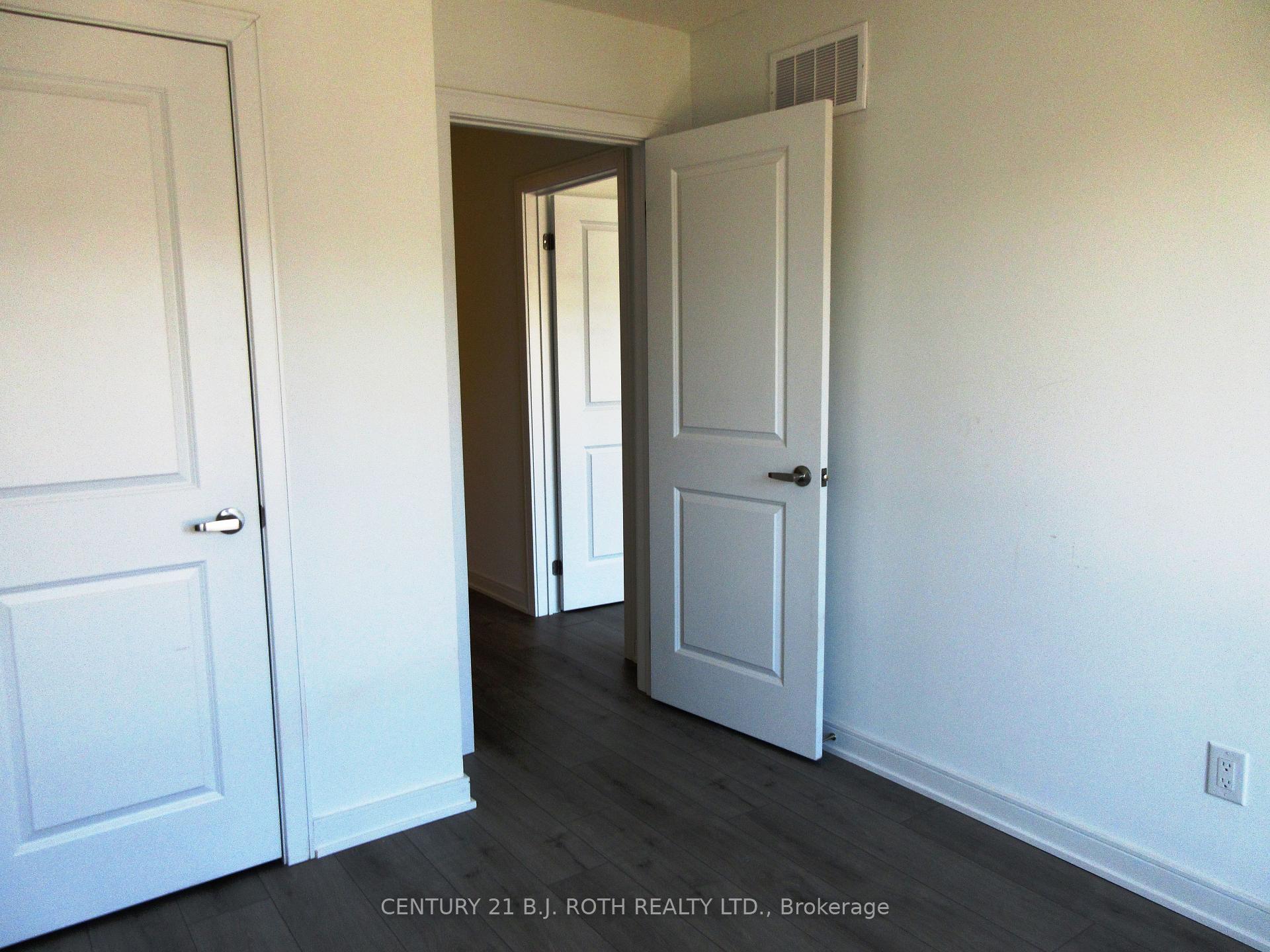 Photo 20 of 44 Red Maple Lane, Barrie, Innis-Shore — HOMEH