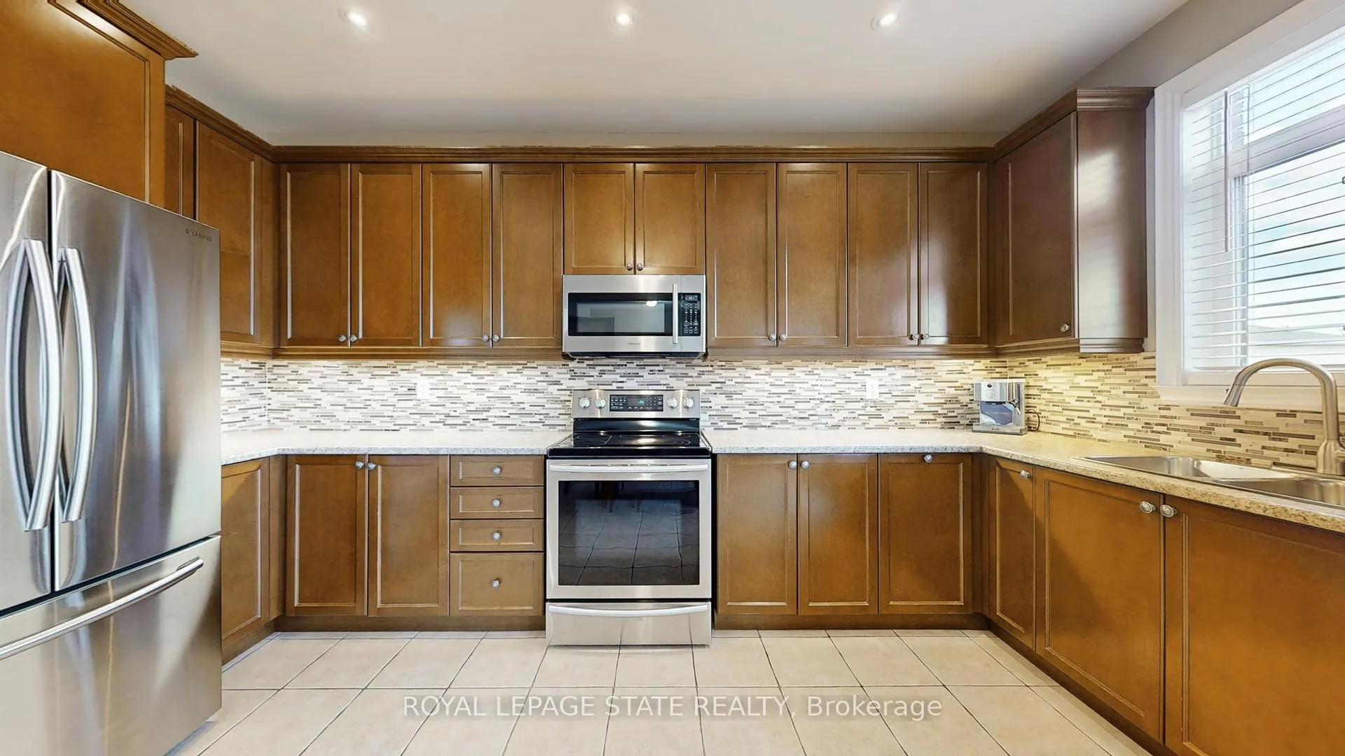Photo 9 of 50 Bankfield Crescent, Hamilton, Stoney Creek Mountain — HOMEH