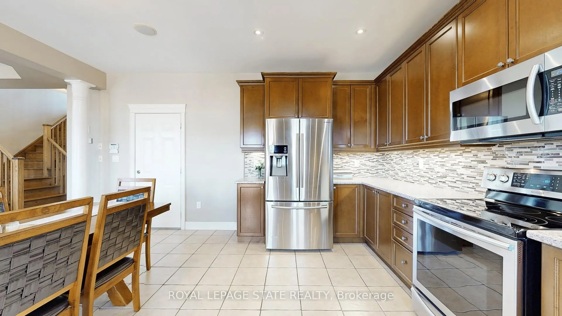 Photo 11 of 50 Bankfield Crescent, Hamilton, Stoney Creek Mountain — HOMEH