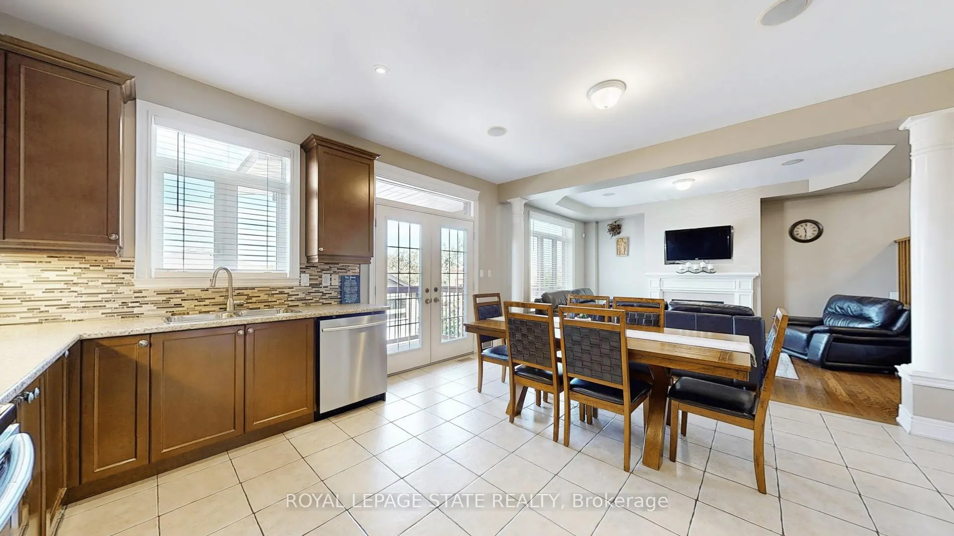 Photo 12 of 50 Bankfield Crescent, Hamilton, Stoney Creek Mountain — HOMEH
