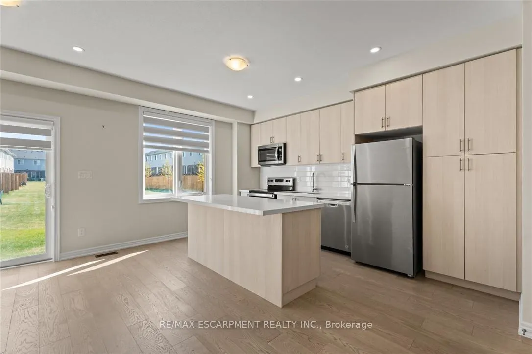 Photo 4 of 8 Linden Park Lane, Hamilton, Hill Park — HOMEH