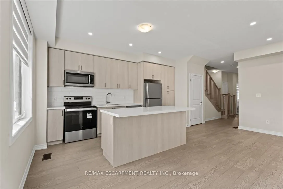 Photo 5 of 8 Linden Park Lane, Hamilton, Hill Park — HOMEH