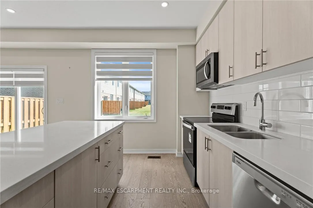 Photo 6 of 8 Linden Park Lane, Hamilton, Hill Park — HOMEH