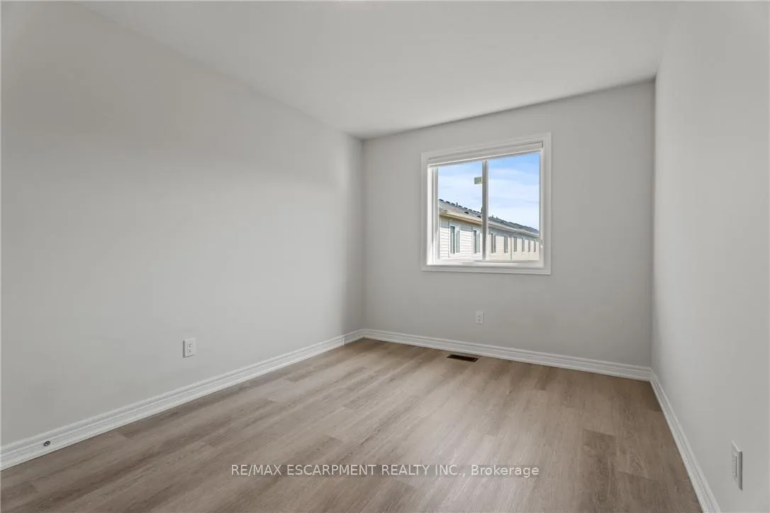 Photo 16 of 8 Linden Park Lane, Hamilton, Hill Park — HOMEH