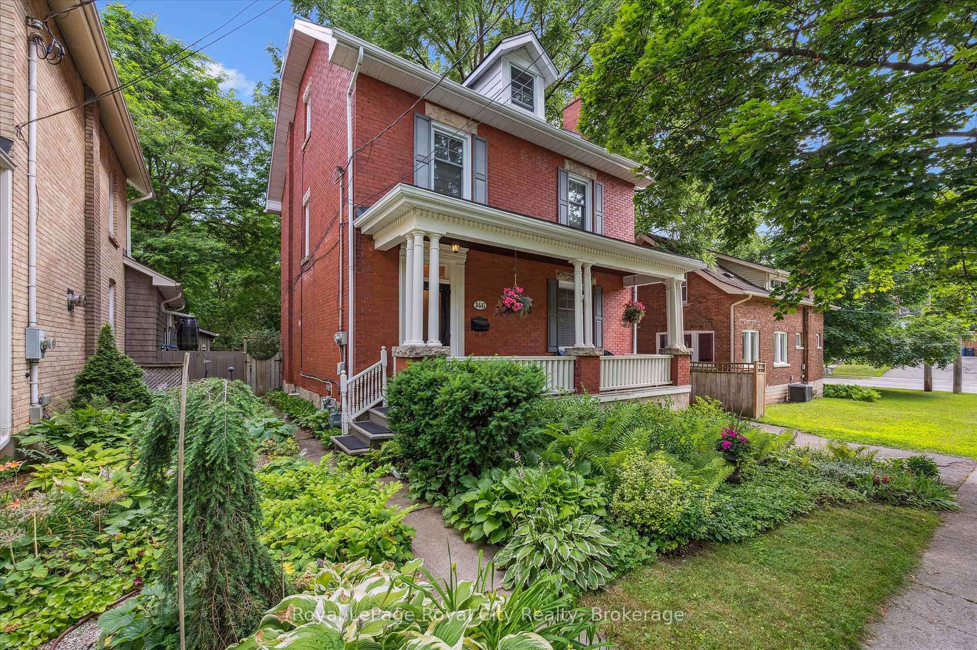 Front of 146 Cork Street W