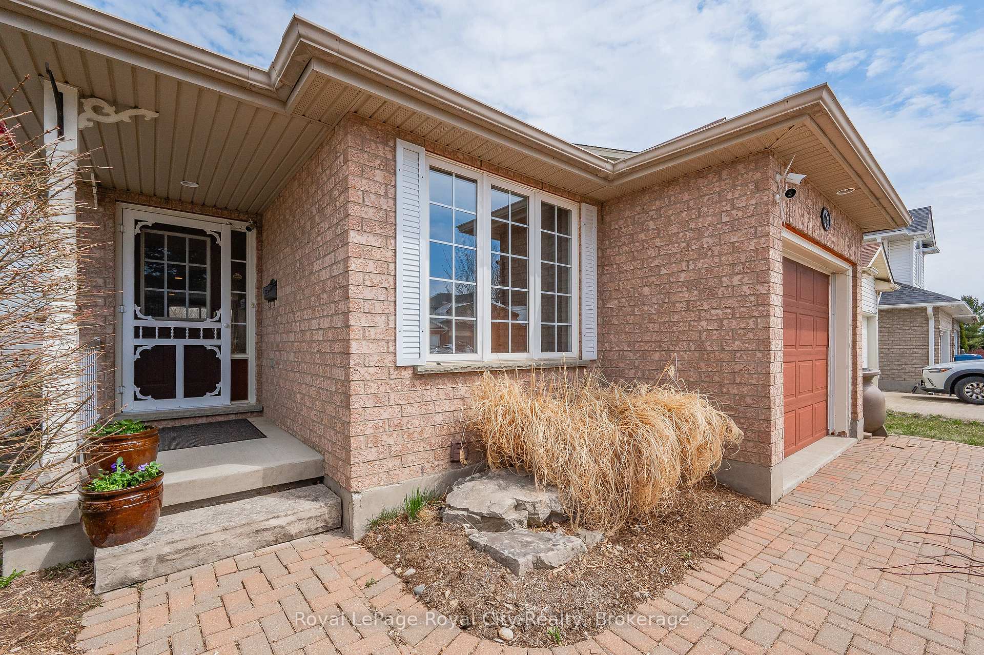 Photo 5 of 46 Fletcher Court, Guelph, Grange Road — HOMEH