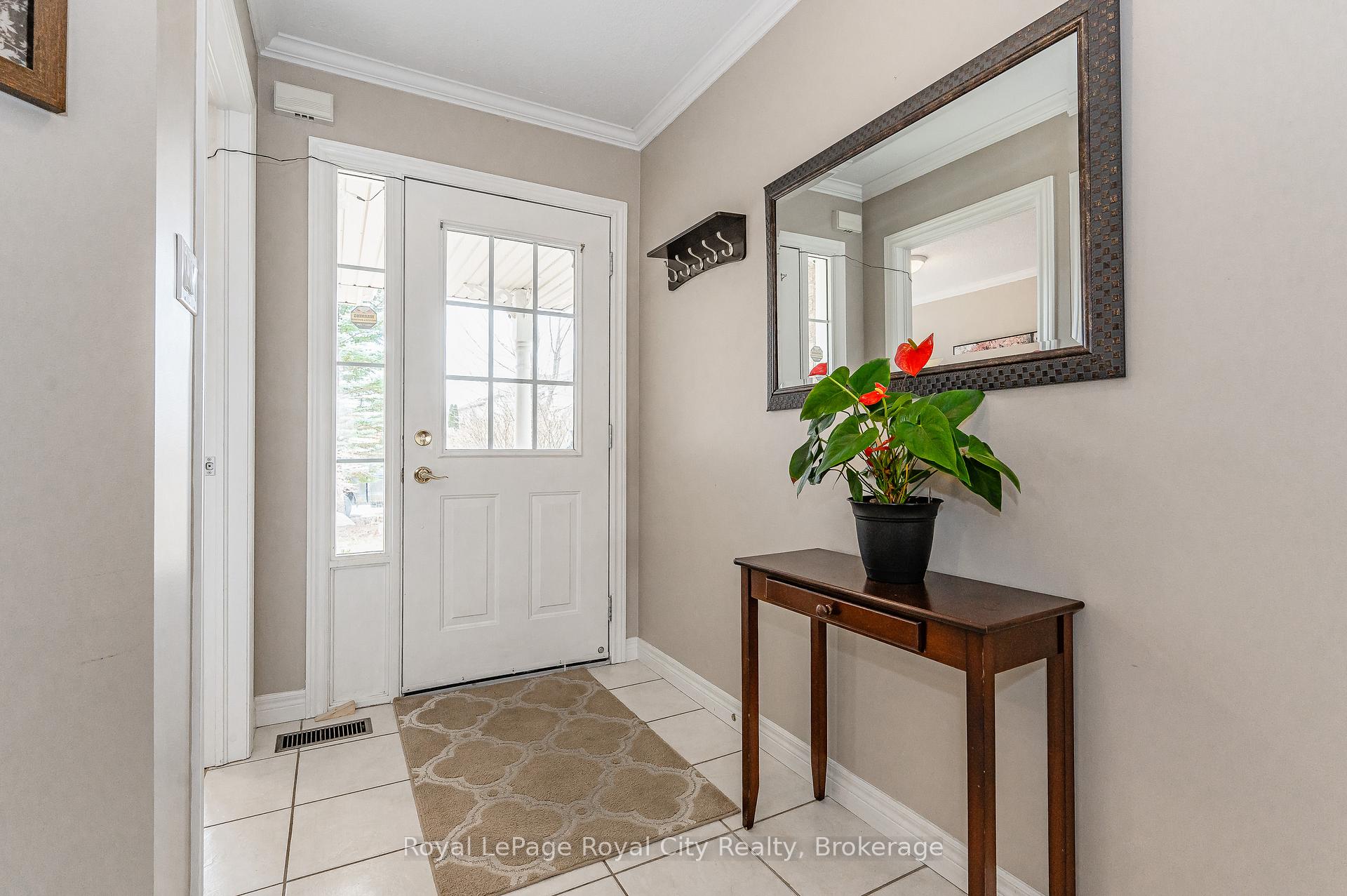 Photo 7 of 46 Fletcher Court, Guelph, Grange Road — HOMEH