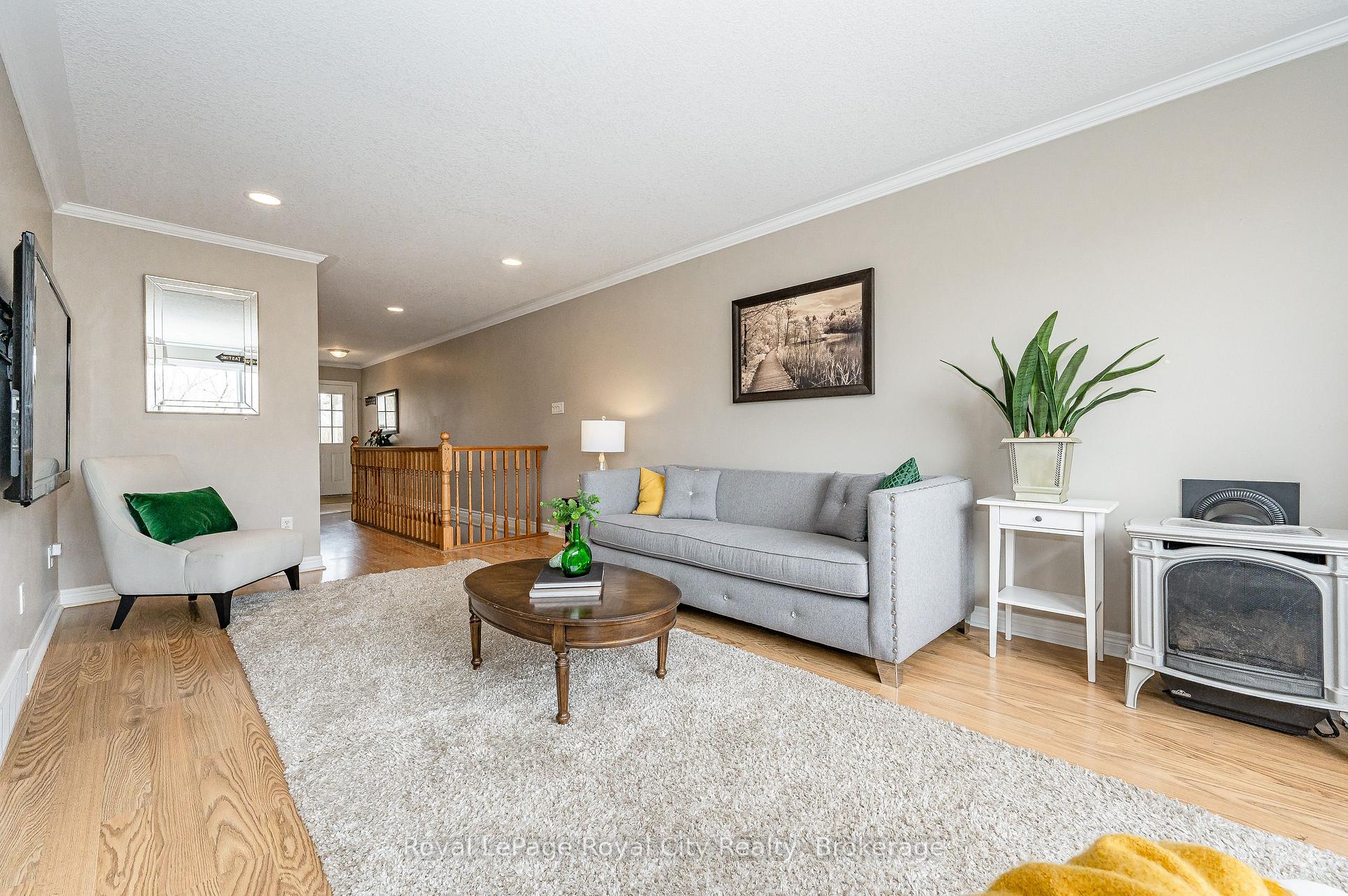 Photo 10 of 46 Fletcher Court, Guelph, Grange Road — HOMEH