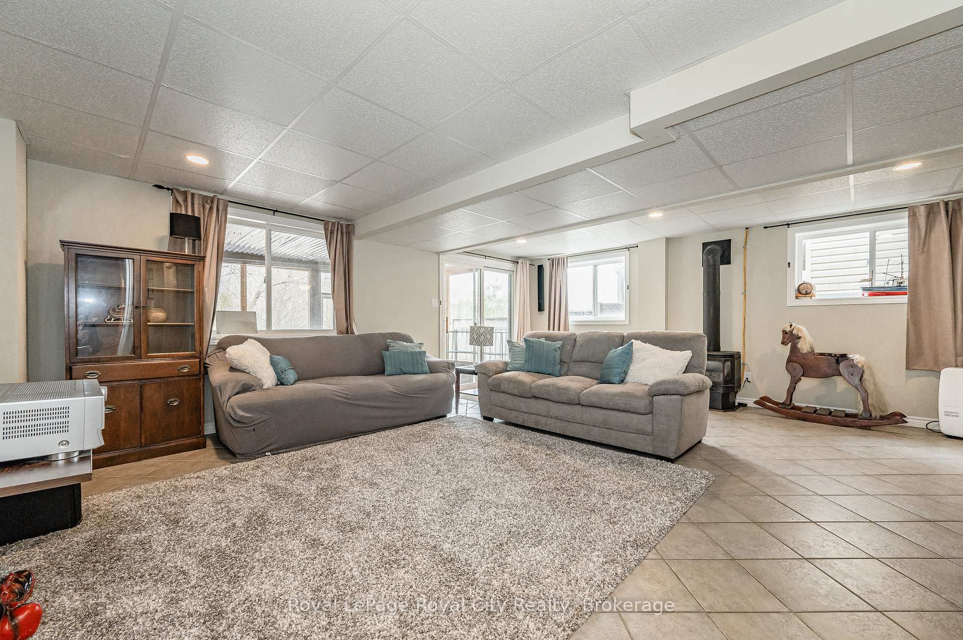 Photo 24 of 46 Fletcher Court, Guelph, Grange Road — HOMEH
