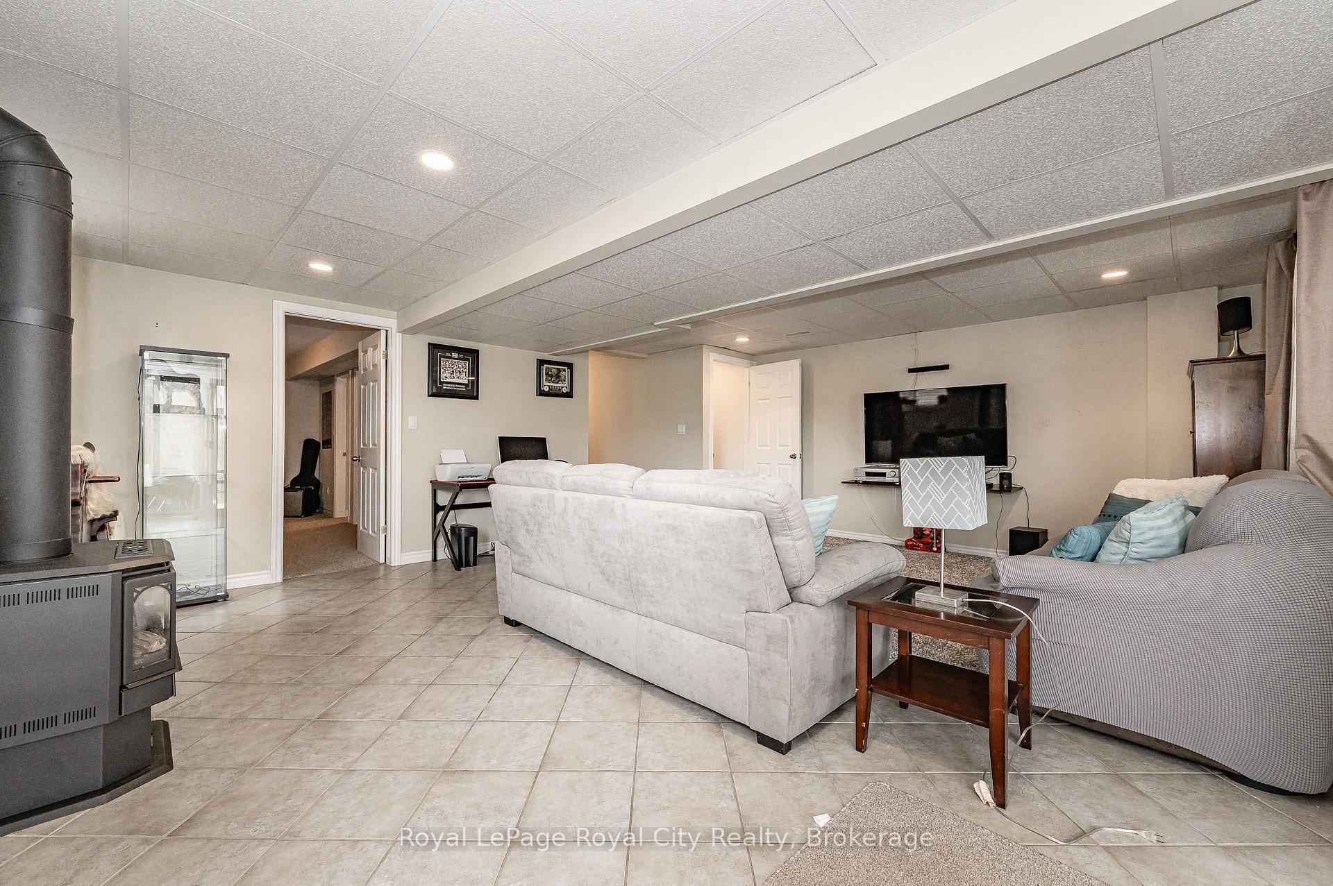 Photo 30 of 46 Fletcher Court, Guelph, Grange Road — HOMEH