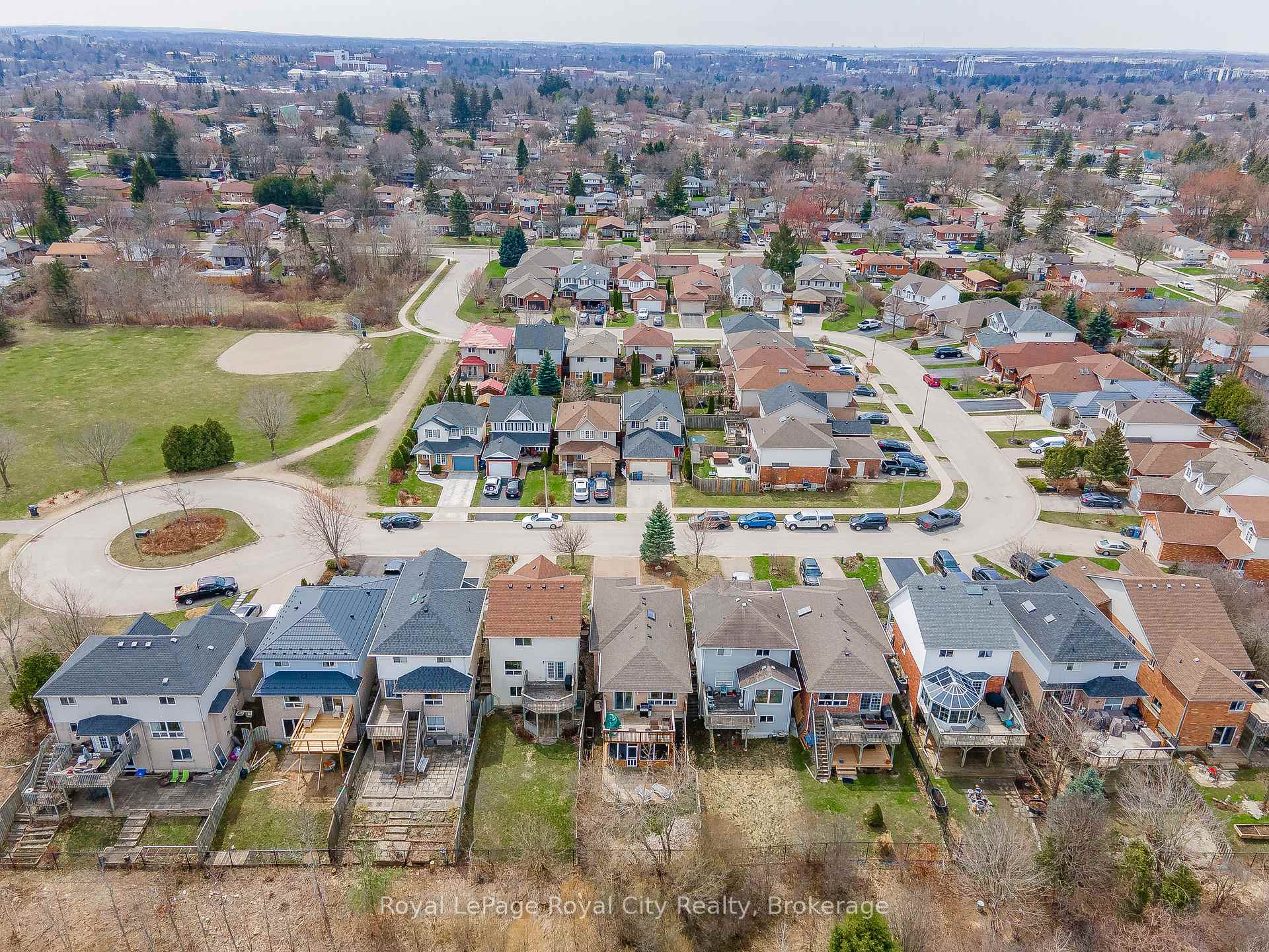 Photo 45 of 46 Fletcher Court, Guelph, Grange Road — HOMEH