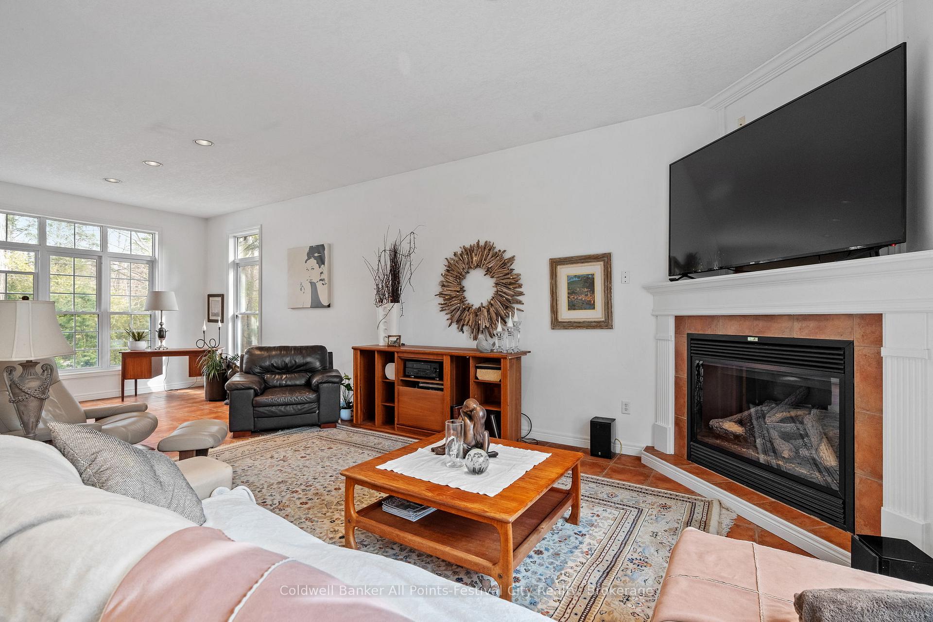 Photo 9 of 25 George Street, Bluewater, Bayfield — HOMEH