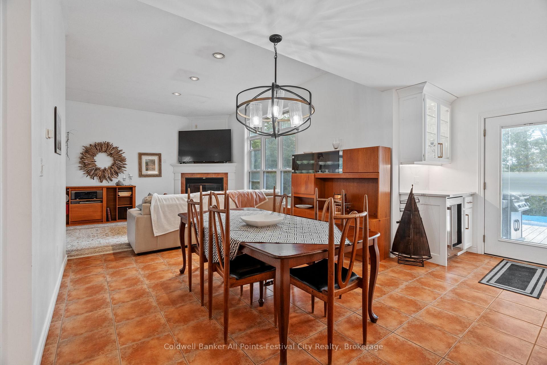 Photo 10 of 25 George Street, Bluewater, Bayfield — HOMEH