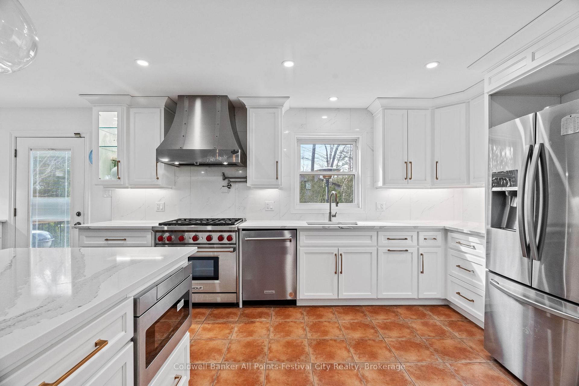 Photo 15 of 25 George Street, Bluewater, Bayfield — HOMEH