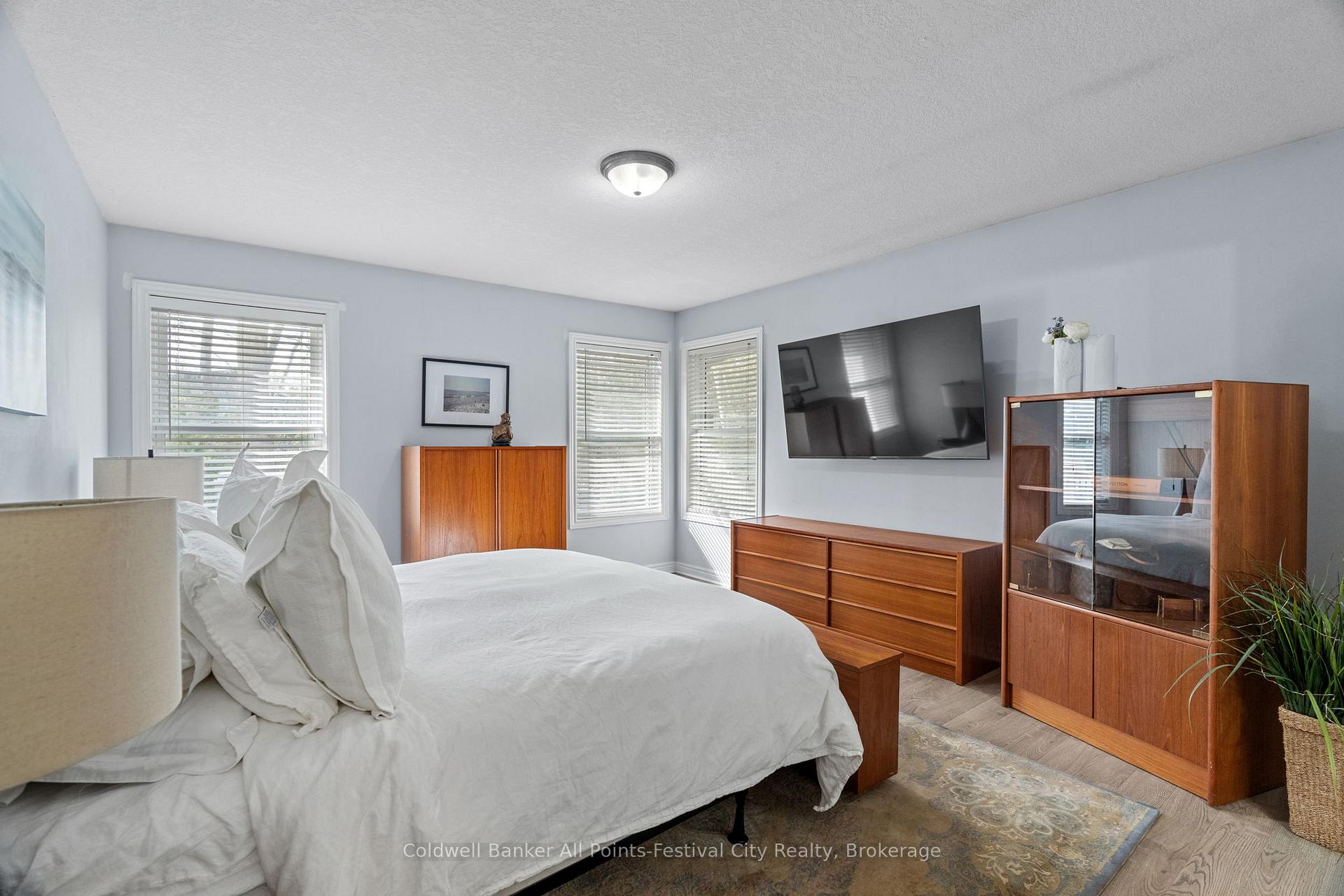 Photo 19 of 25 George Street, Bluewater, Bayfield — HOMEH