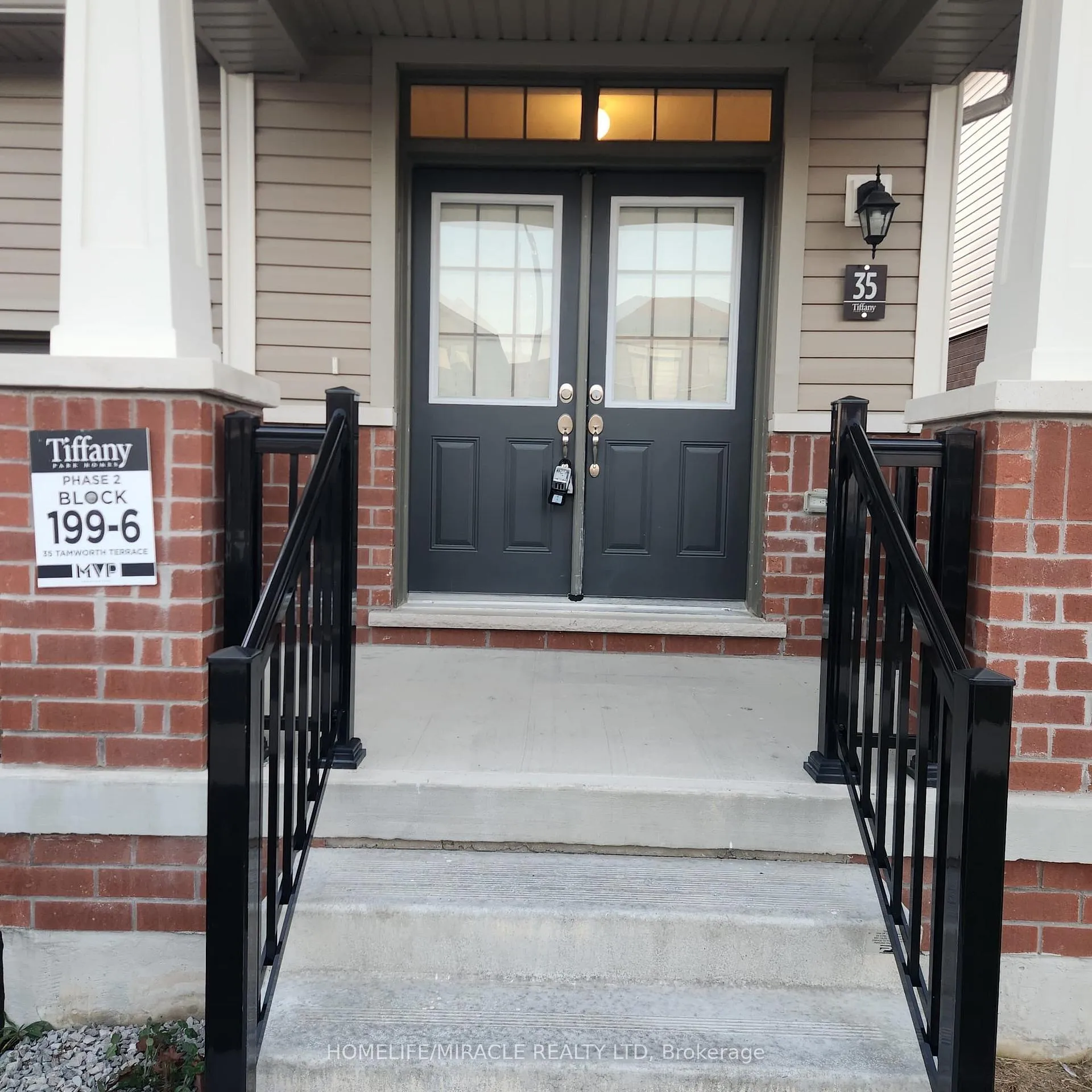 Front of 35 Tamworth Terrace