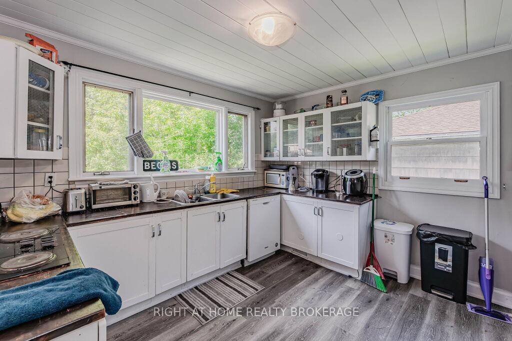 Photo 10 of 45 Caledonia Street, Guelph, Dovercliffe Park/Old University — HOMEH