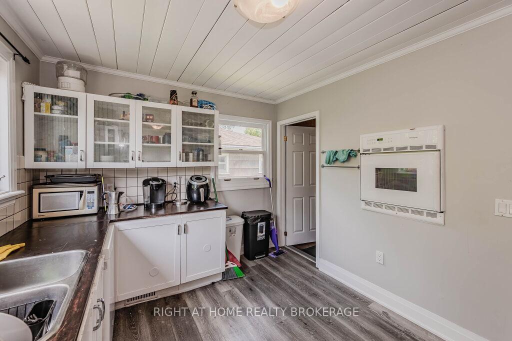 Photo 13 of 45 Caledonia Street, Guelph, Dovercliffe Park/Old University — HOMEH
