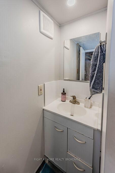Photo 26 of 45 Caledonia Street, Guelph, Dovercliffe Park/Old University — HOMEH