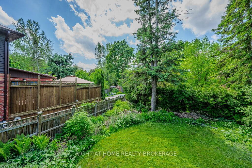 Photo 35 of 45 Caledonia Street, Guelph, Dovercliffe Park/Old University — HOMEH