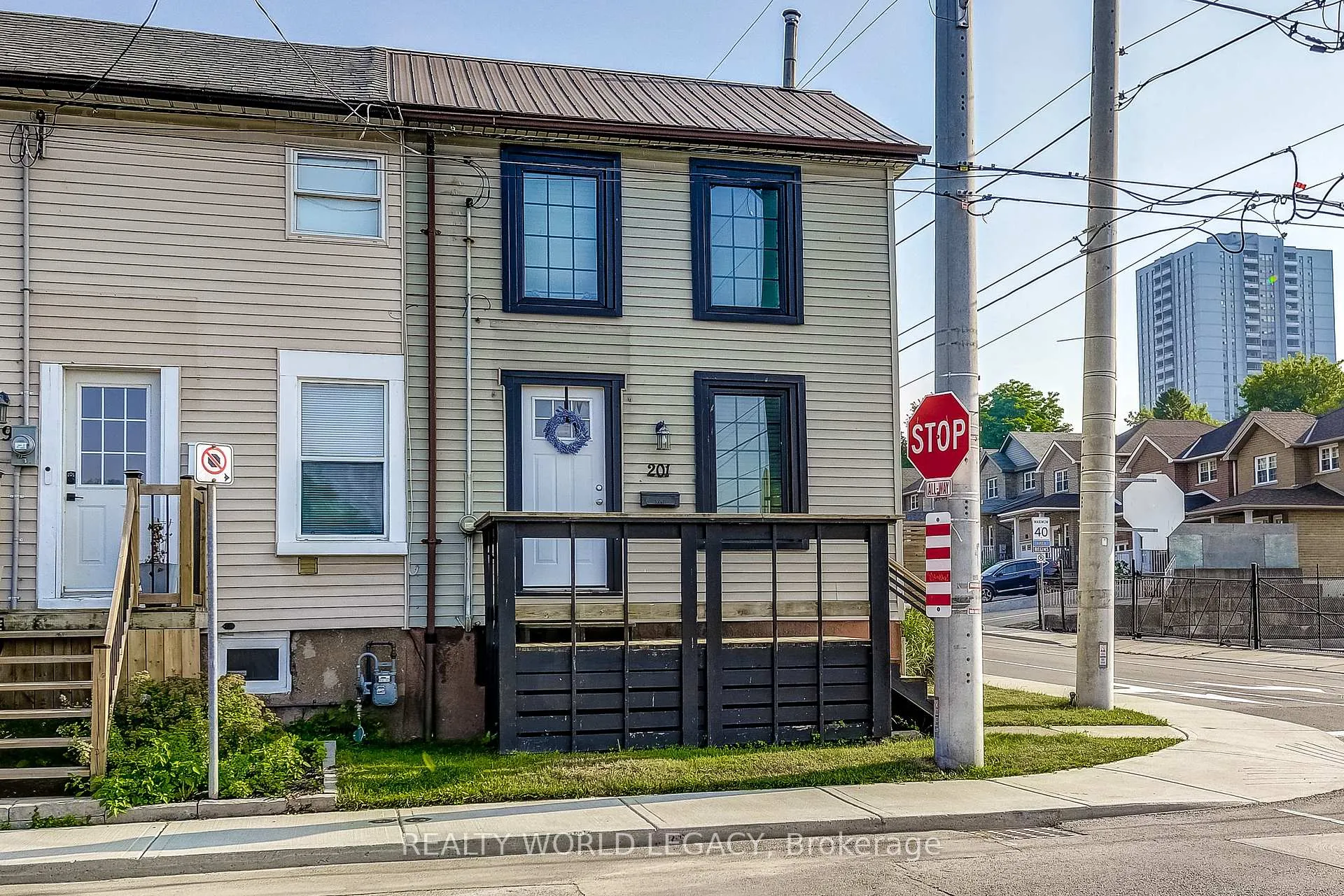 Photo 3 of 201 Barton Street W, Hamilton, Central — HOMEH