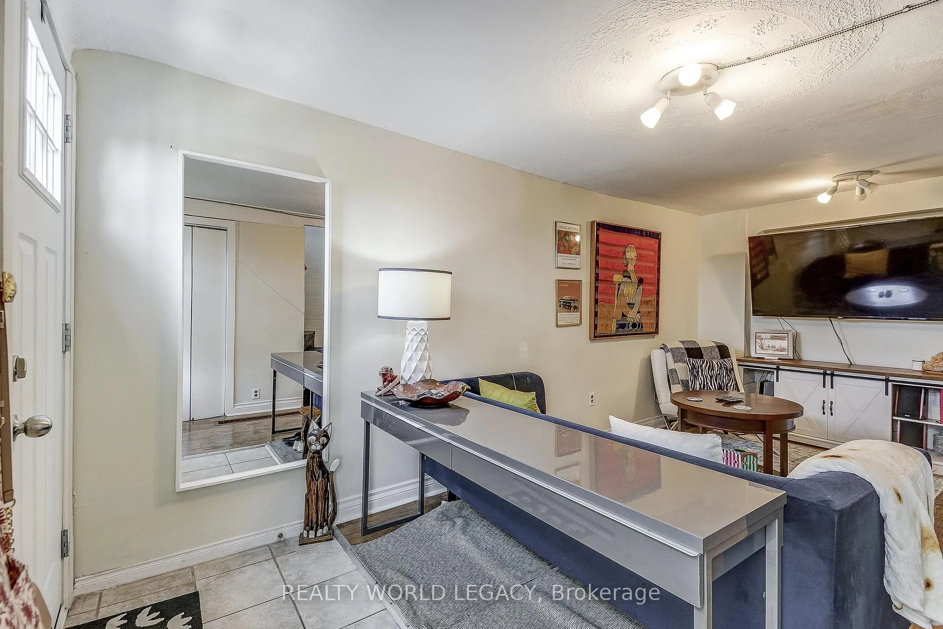 Photo 10 of 201 Barton Street W, Hamilton, Central — HOMEH
