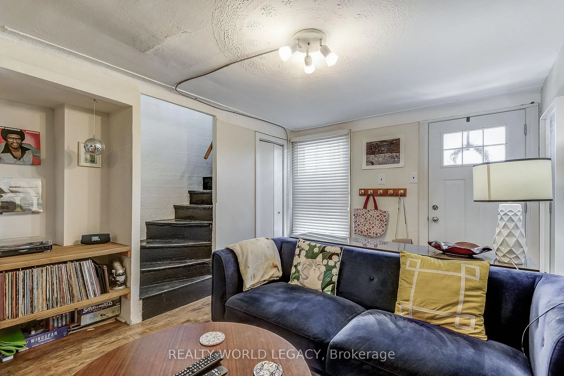 Photo 13 of 201 Barton Street W, Hamilton, Central — HOMEH