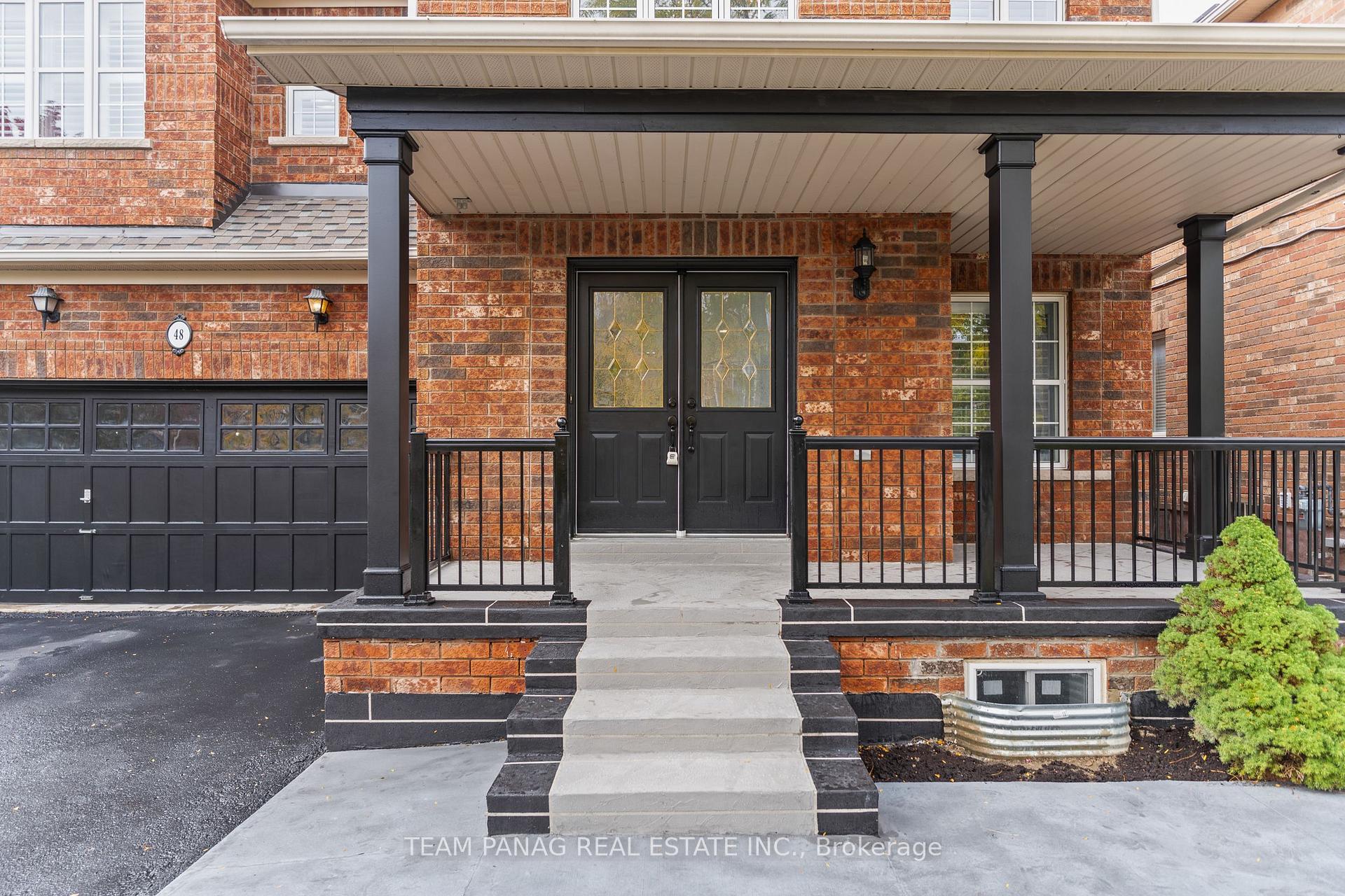 Photo 3 of 48 Citadel Crescent, Brampton, Vales of Castlemore North — HOMEH