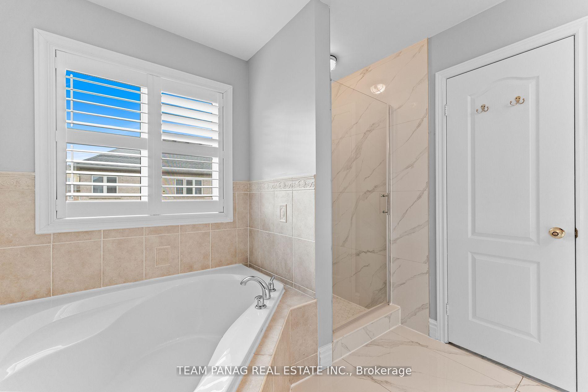 Photo 27 of 48 Citadel Crescent, Brampton, Vales of Castlemore North — HOMEH