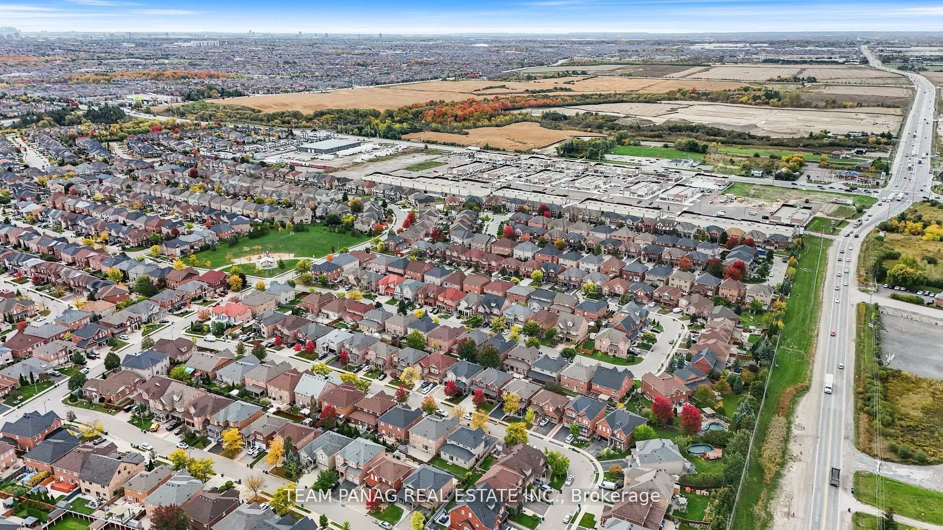 Photo 43 of 48 Citadel Crescent, Brampton, Vales of Castlemore North — HOMEH