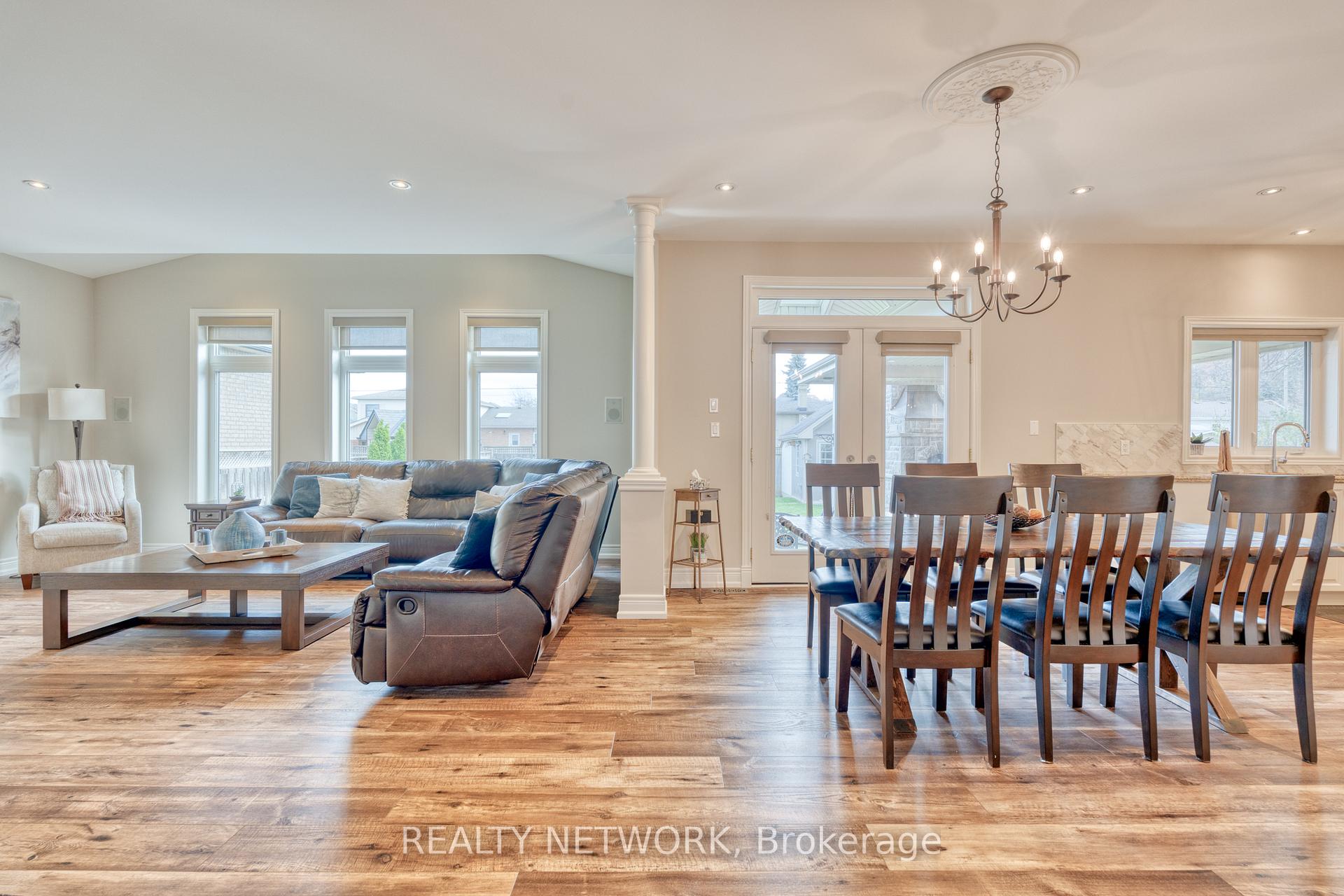 Photo 6 of 28 Southmeadow Crescent, Hamilton, Stoney Creek — HOMEH