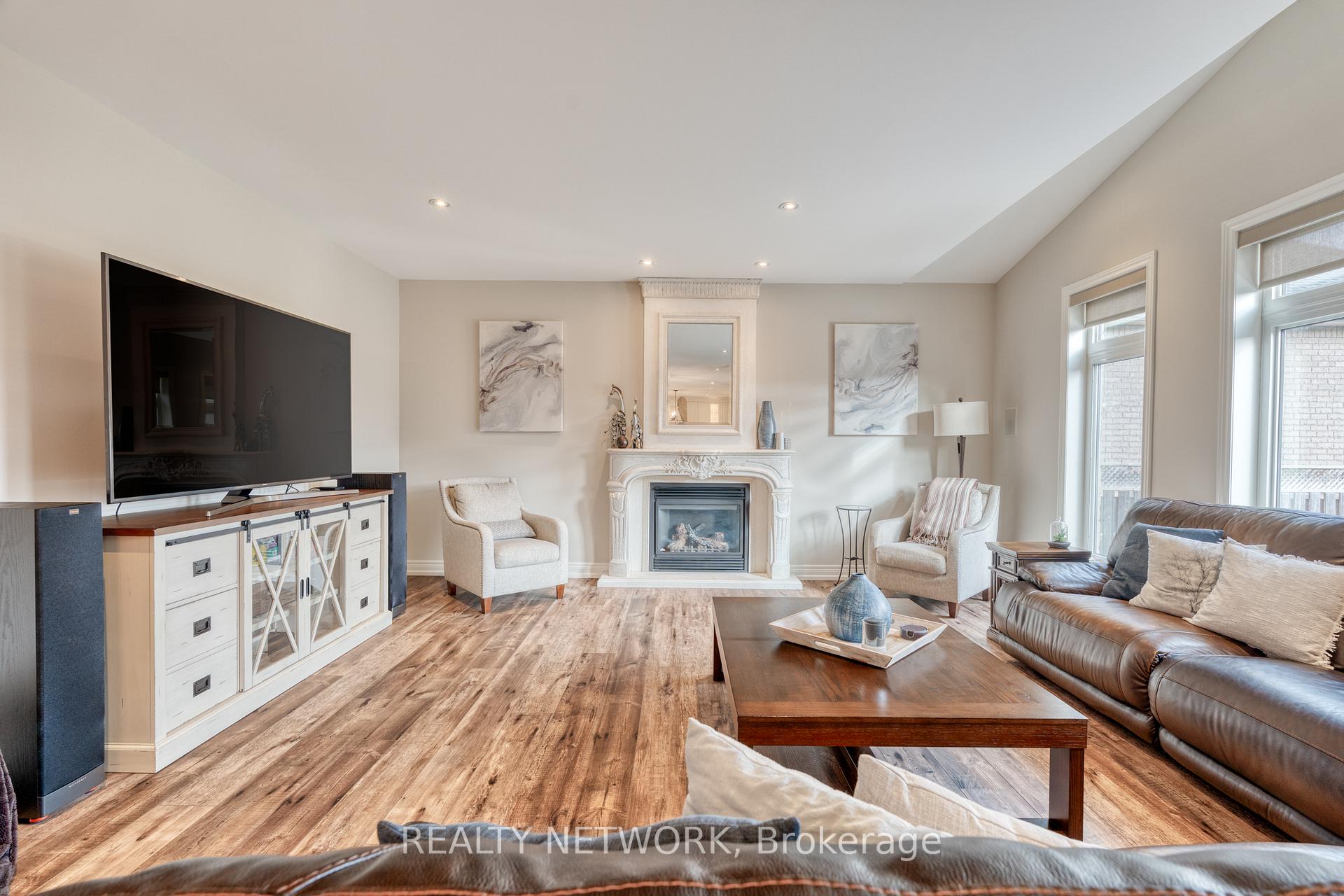 Photo 8 of 28 Southmeadow Crescent, Hamilton, Stoney Creek — HOMEH