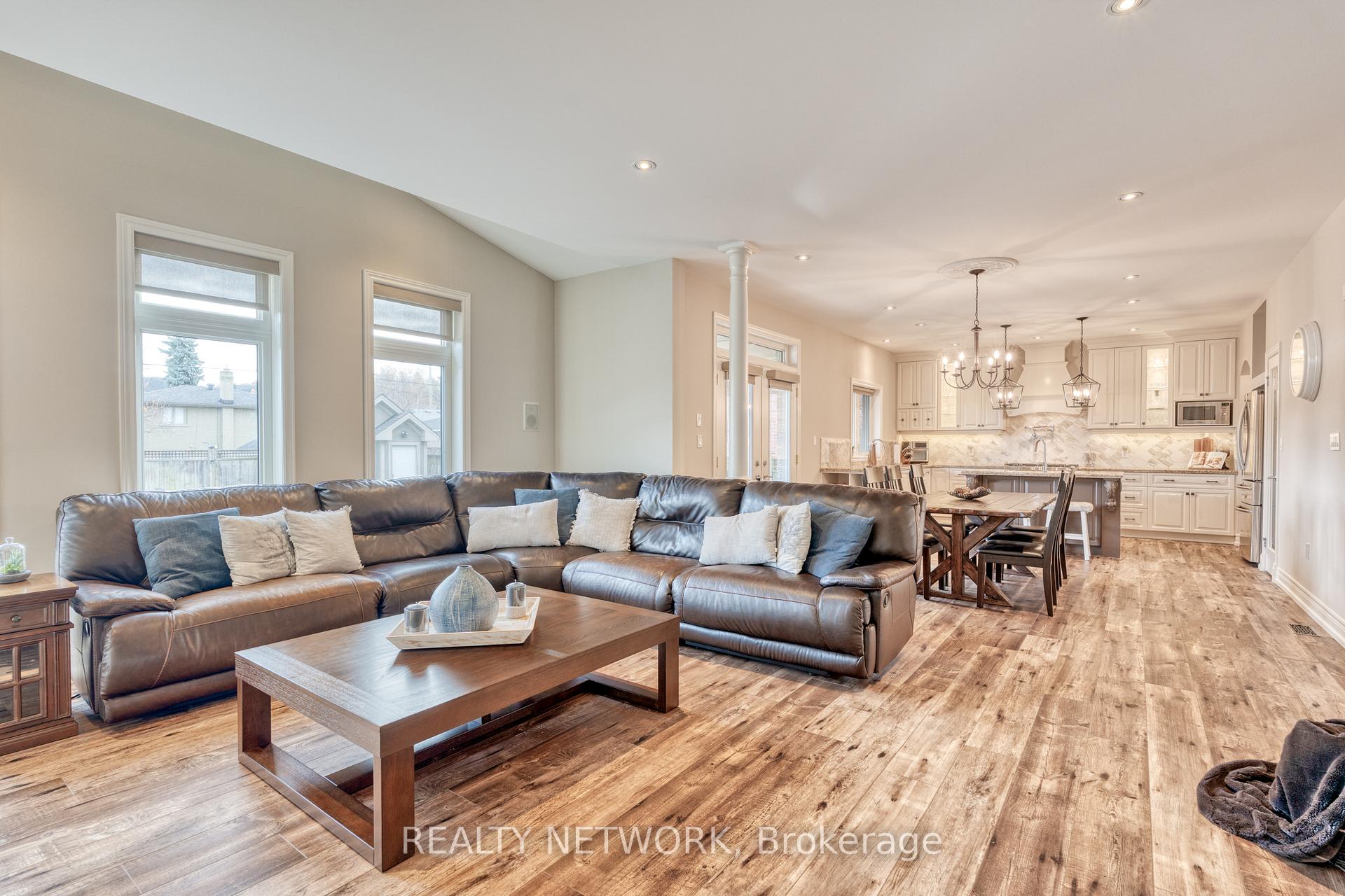 Photo 9 of 28 Southmeadow Crescent, Hamilton, Stoney Creek — HOMEH