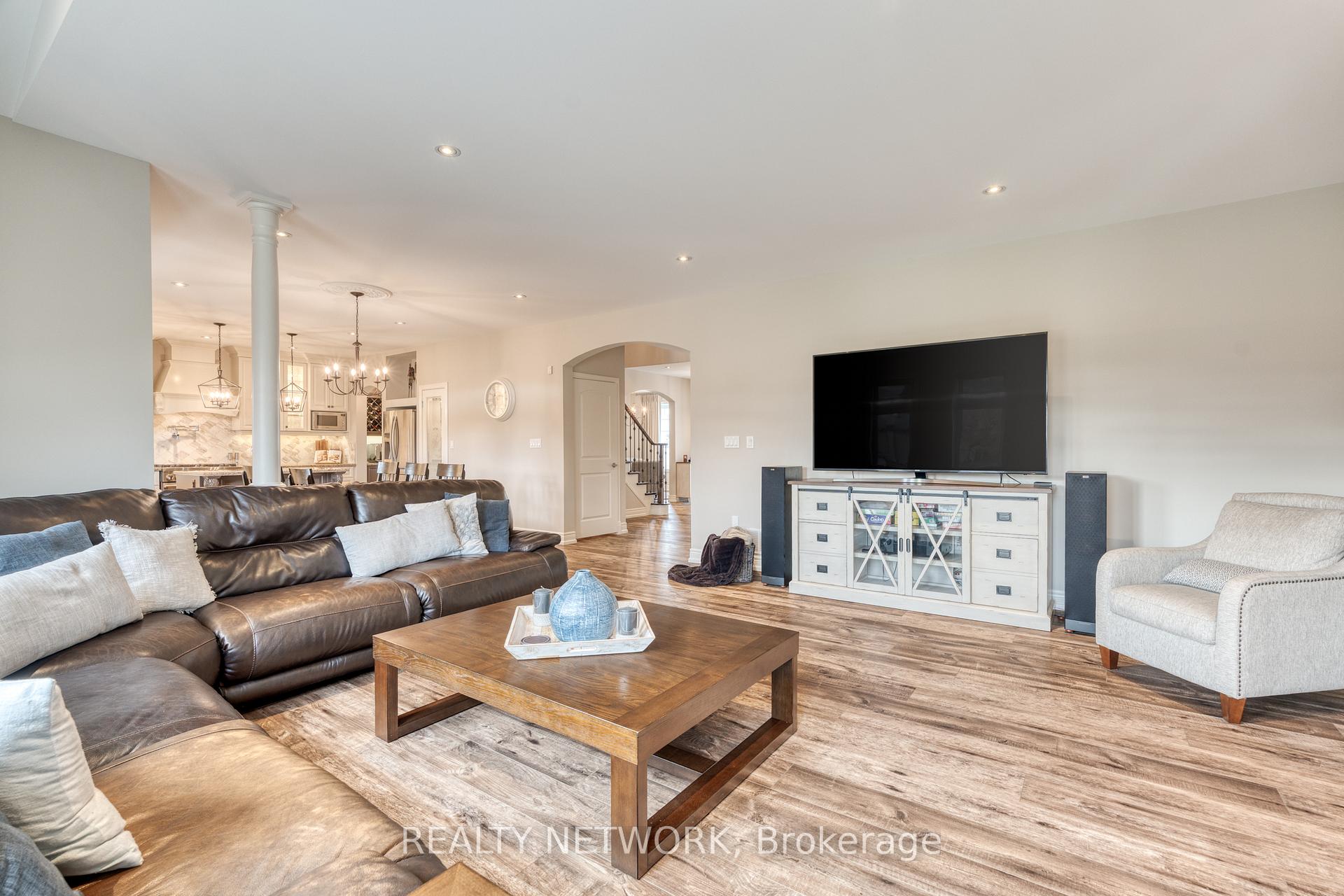 Photo 10 of 28 Southmeadow Crescent, Hamilton, Stoney Creek — HOMEH