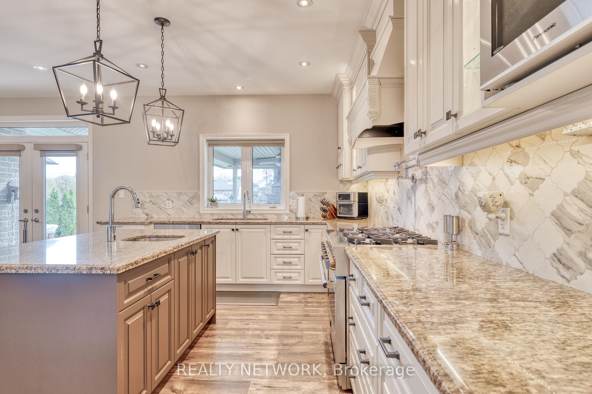 Photo 13 of 28 Southmeadow Crescent, Hamilton, Stoney Creek — HOMEH