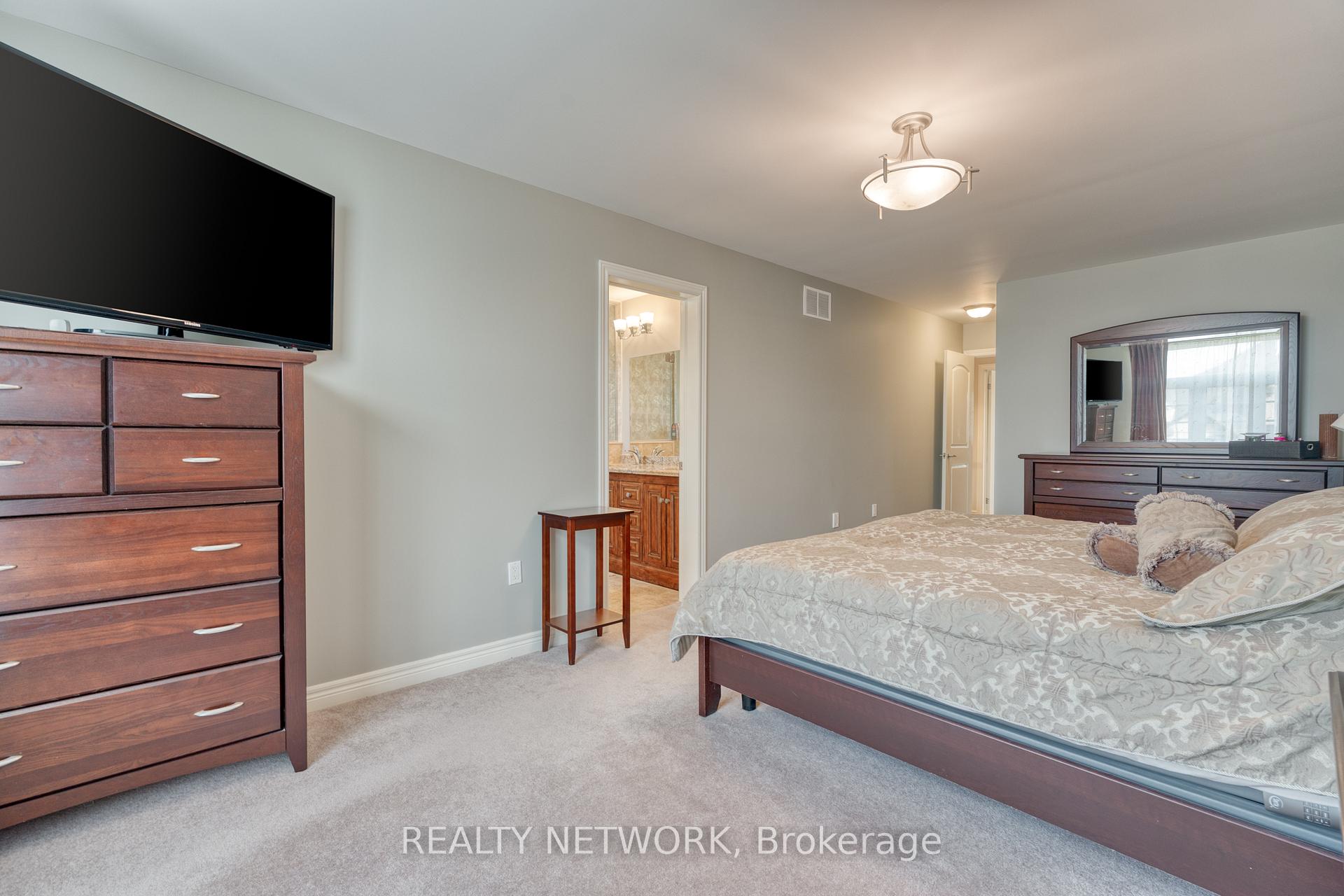 Photo 24 of 28 Southmeadow Crescent, Hamilton, Stoney Creek — HOMEH