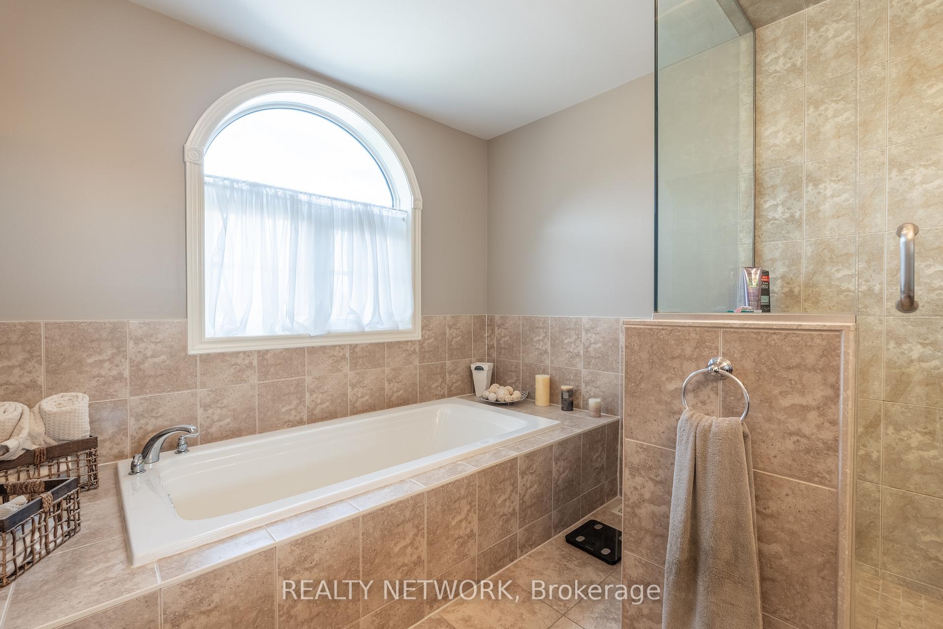 Photo 26 of 28 Southmeadow Crescent, Hamilton, Stoney Creek — HOMEH