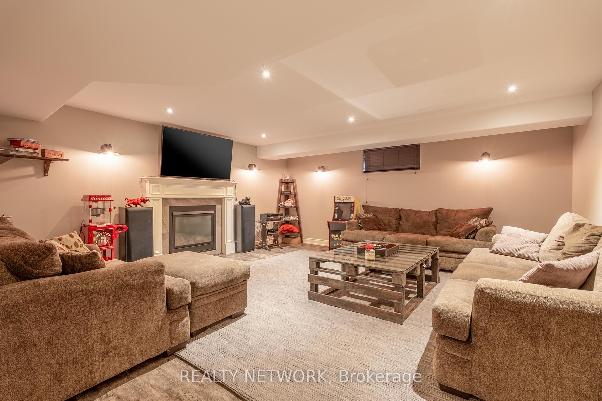 Photo 31 of 28 Southmeadow Crescent, Hamilton, Stoney Creek — HOMEH