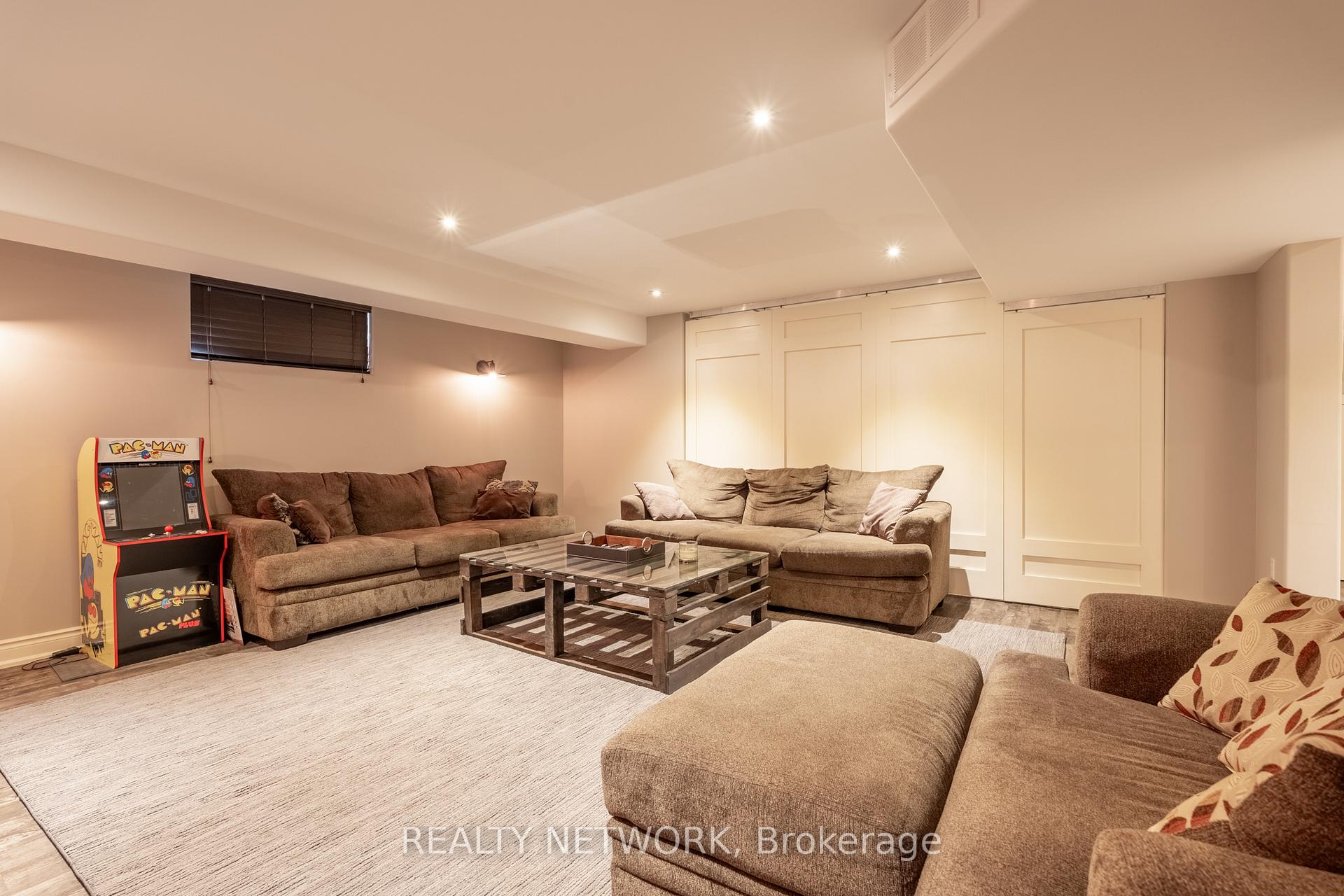 Photo 37 of 28 Southmeadow Crescent, Hamilton, Stoney Creek — HOMEH