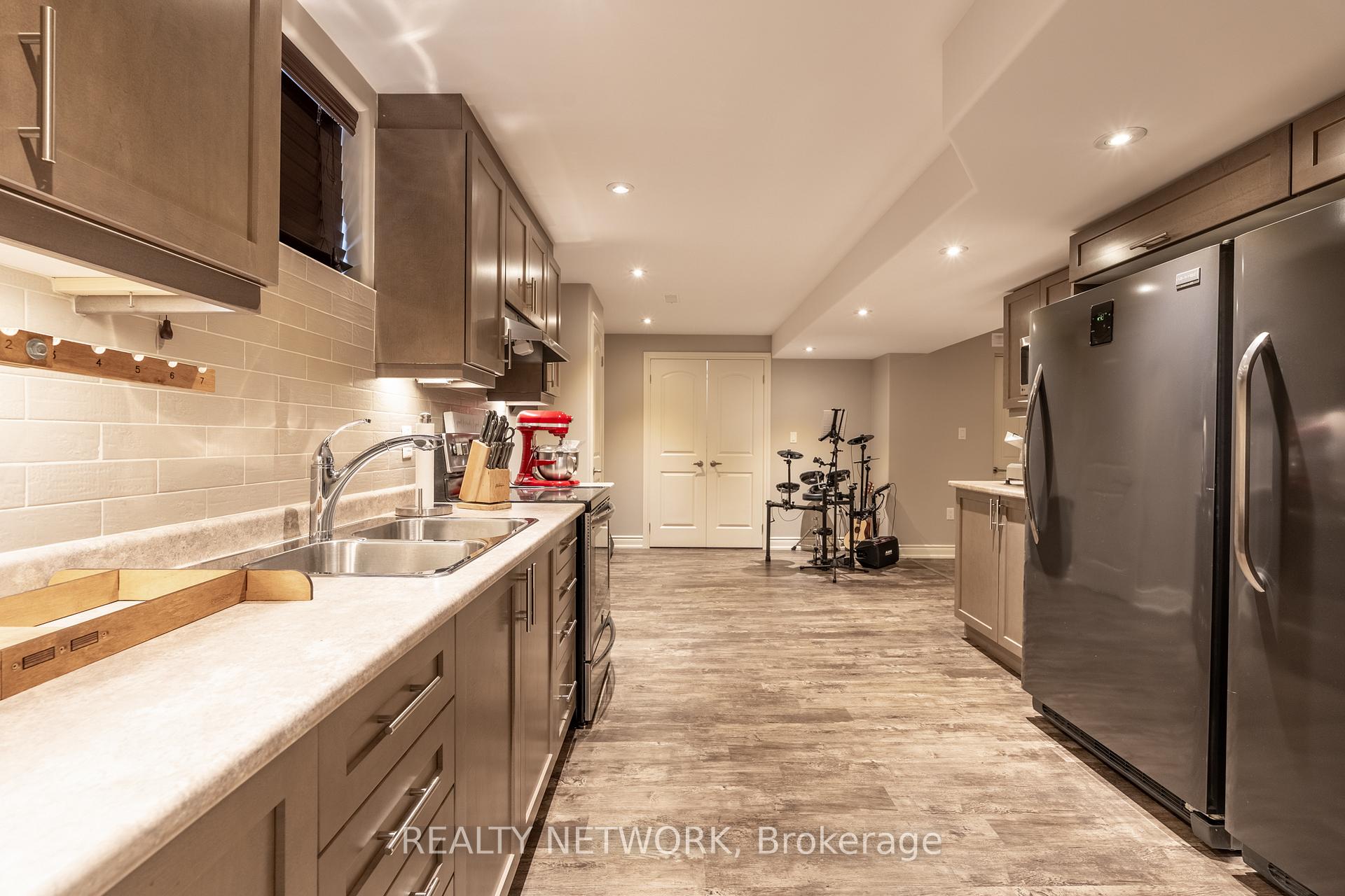 Photo 39 of 28 Southmeadow Crescent, Hamilton, Stoney Creek — HOMEH