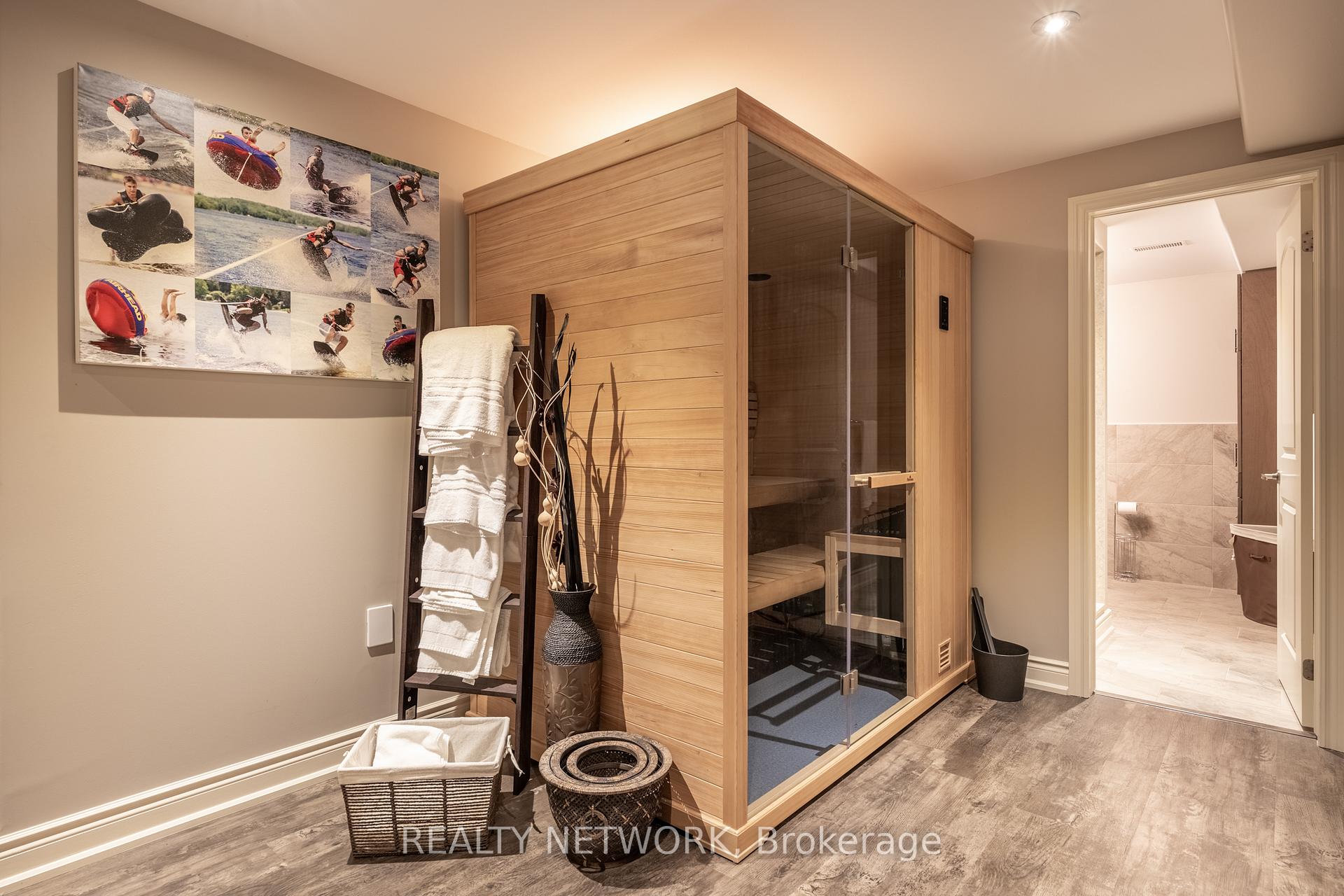 Photo 40 of 28 Southmeadow Crescent, Hamilton, Stoney Creek — HOMEH