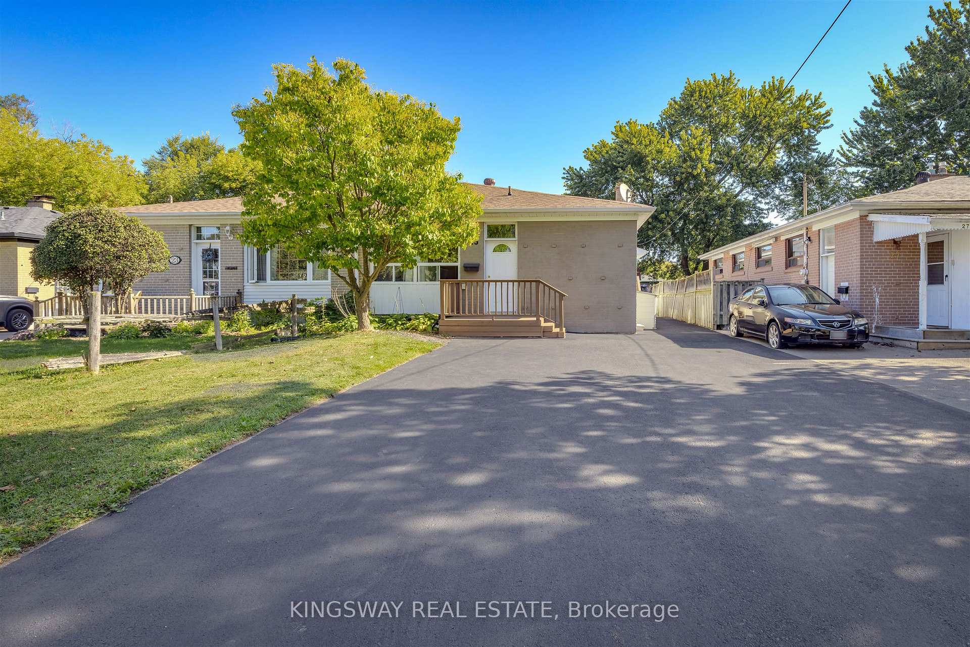 Photo 1 of 25 Bailey Crescent, Aurora, Aurora Highlands — HOMEH